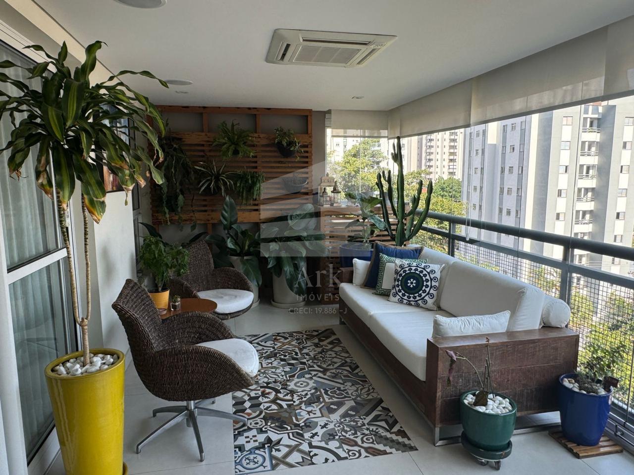 Apartamento com 3 suítes e 3 vagas. 194 m  -  Bosque da Saúde....