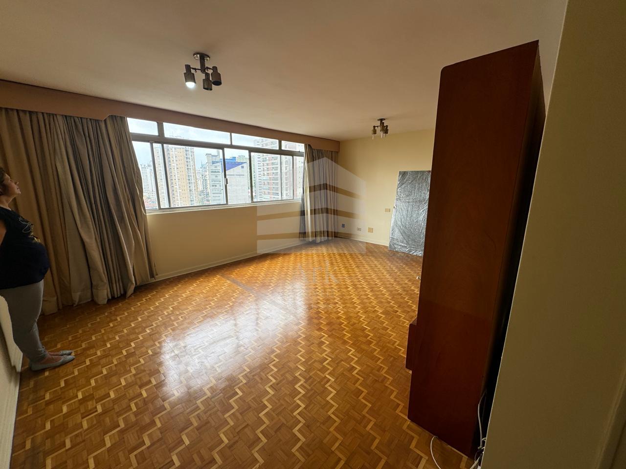 Apartamento com 3 dormitórios à venda, Vila Mariana, SAO PAULO...