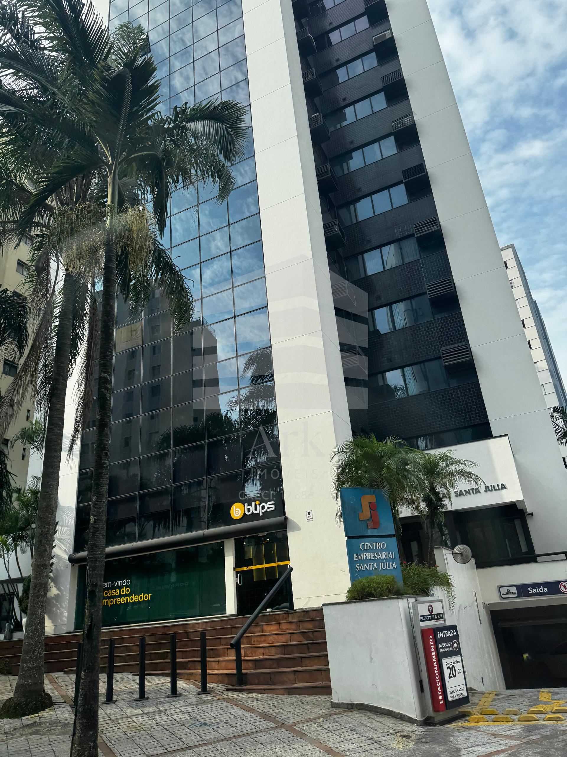 Sala comercial com 38 m2, próximo o metrô Vila Mariana 150 metros