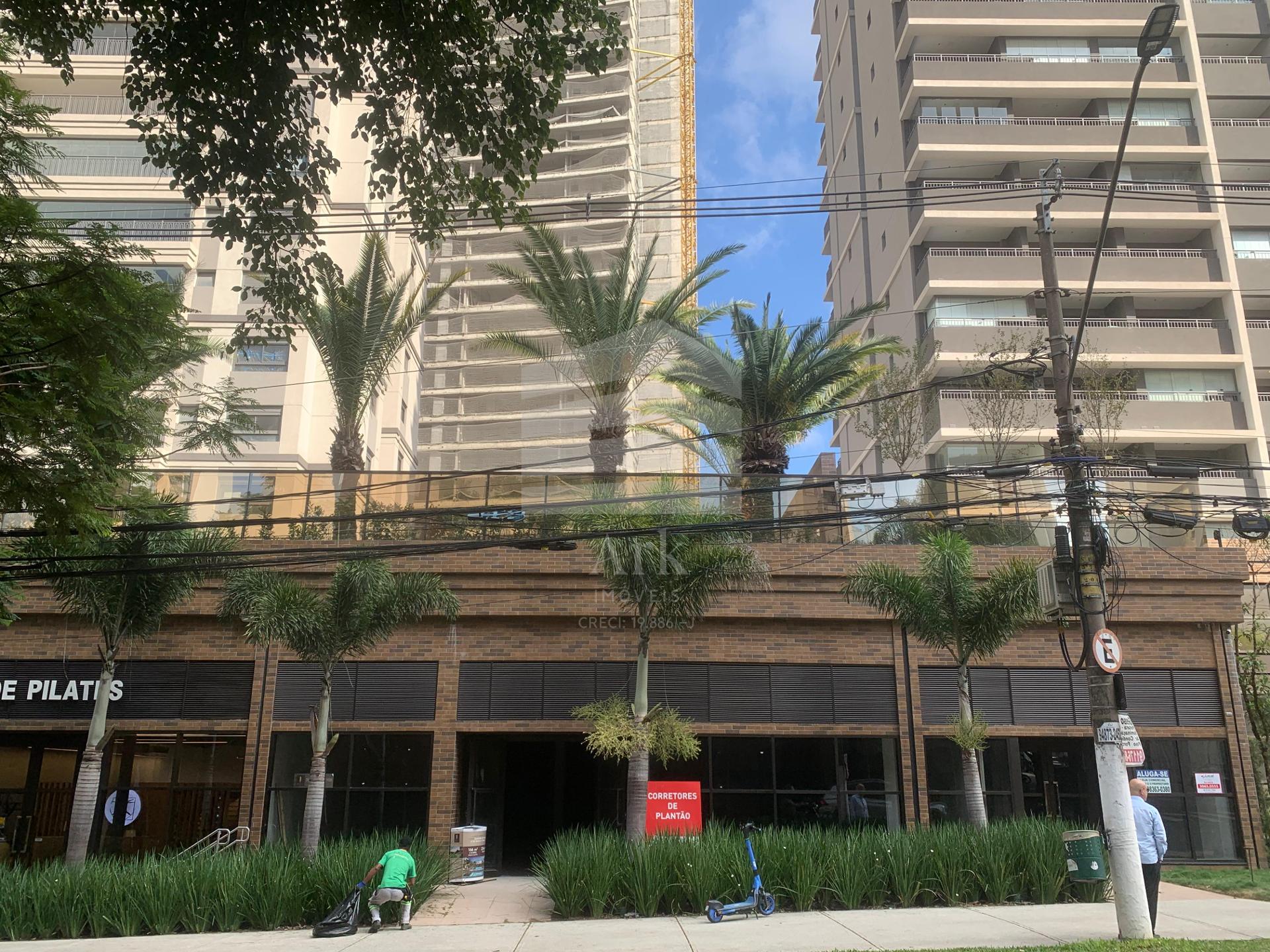 Loja comercial com 300m, ?tima localiza??o com vista para fren...