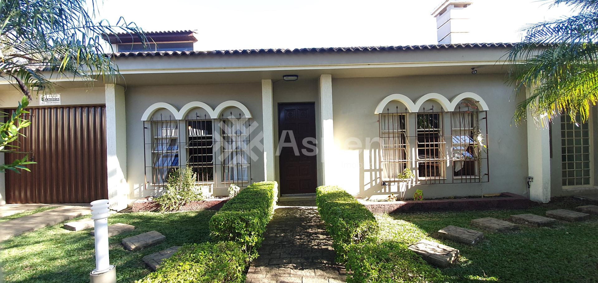 Casa com Área Gourmet e Piscina Coberta à Venda - Órfãs- Ponta...