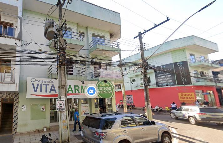 Sala para locação na Rua Otaciano de Melo no bairro Centro em Paracatu - MG.