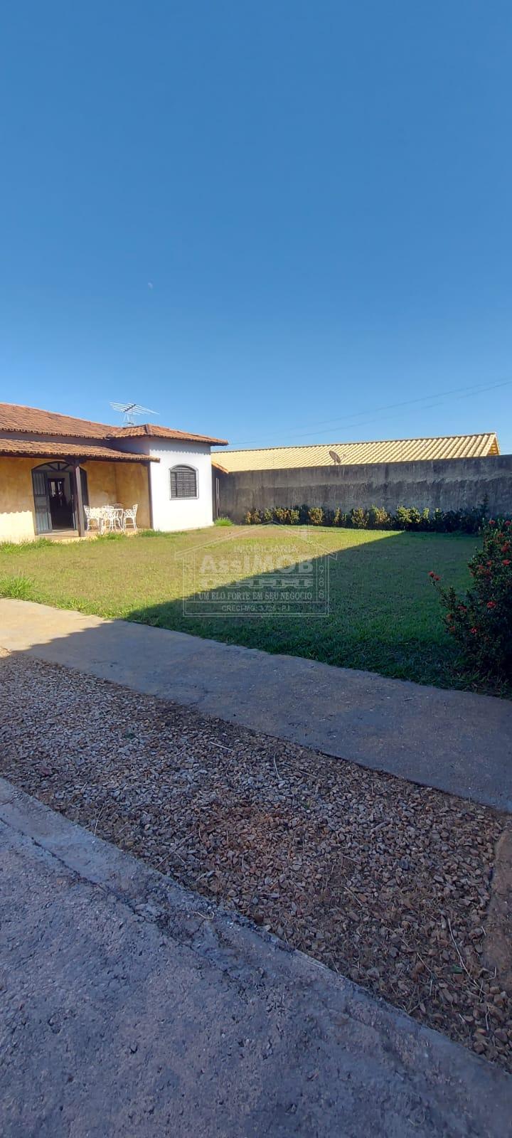 Casa de laje com 150m, terreno 500m, Vila Mariana, PARACATU- MG