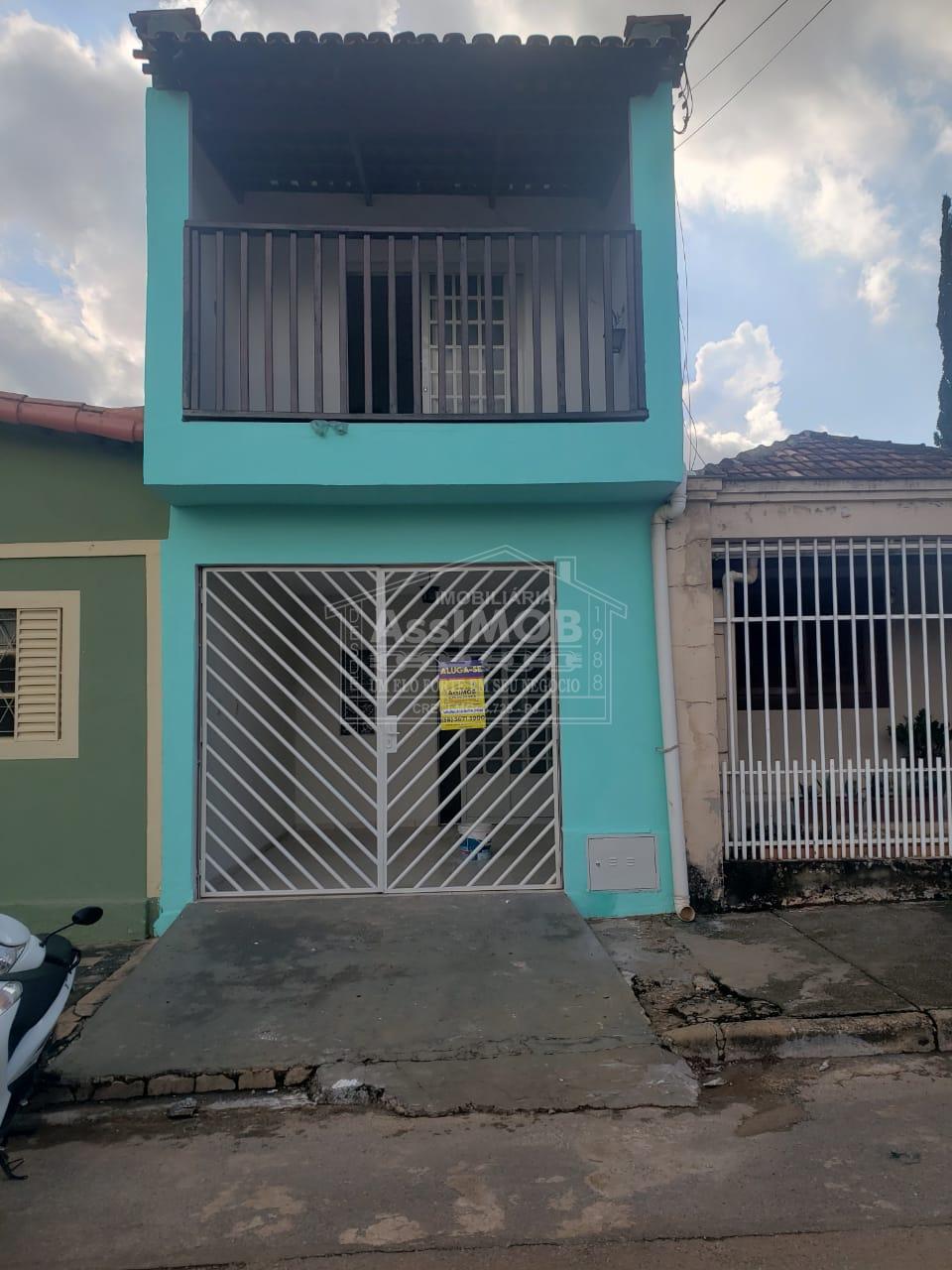 Casa Sobrado para locação na Rua Antonio Vieira Cordeiro no bairro Bela Vista em Paracatu-MG