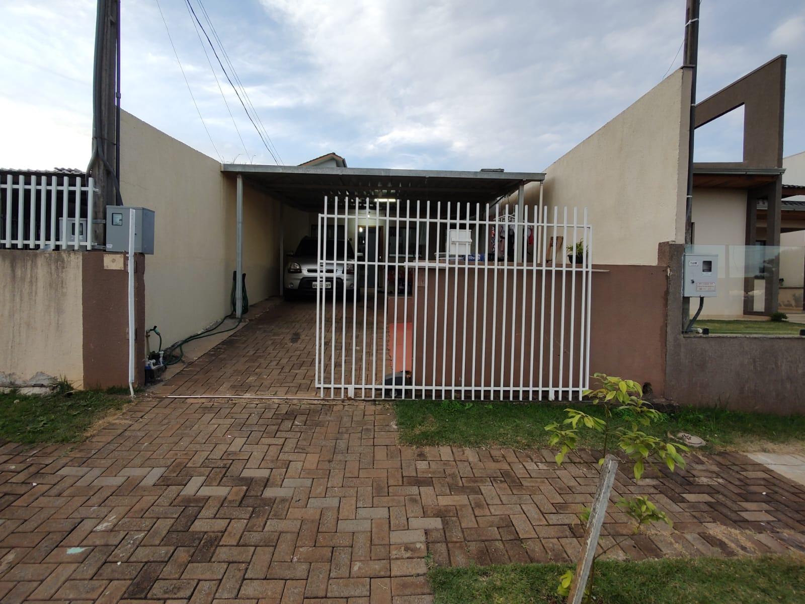 Casa com 02 quartos no Bairro Fraron à venda em Pato Branco - PR