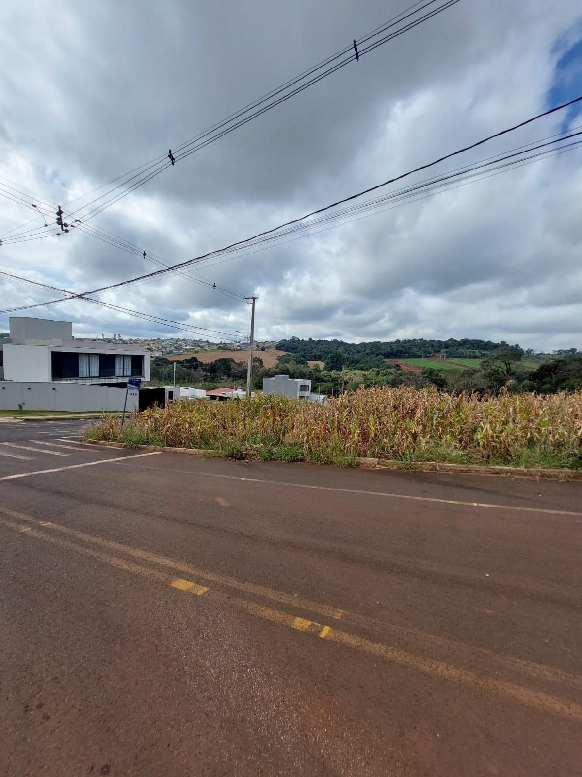 Lote de esquina à venda no bairro São Francisco em Pato Branco...