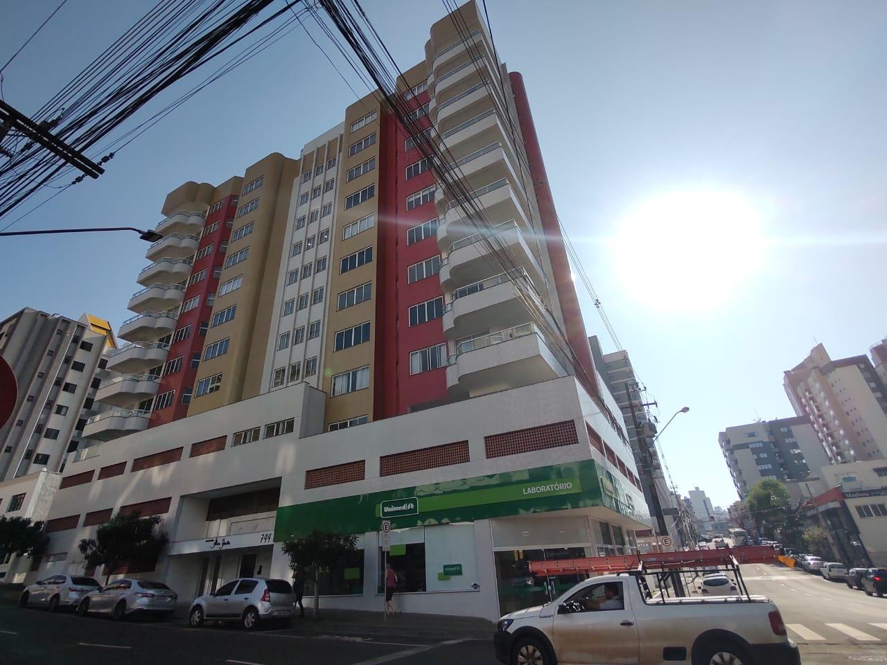 Apartamento com 03 suítes à venda no Centro de Pato Branco - PR