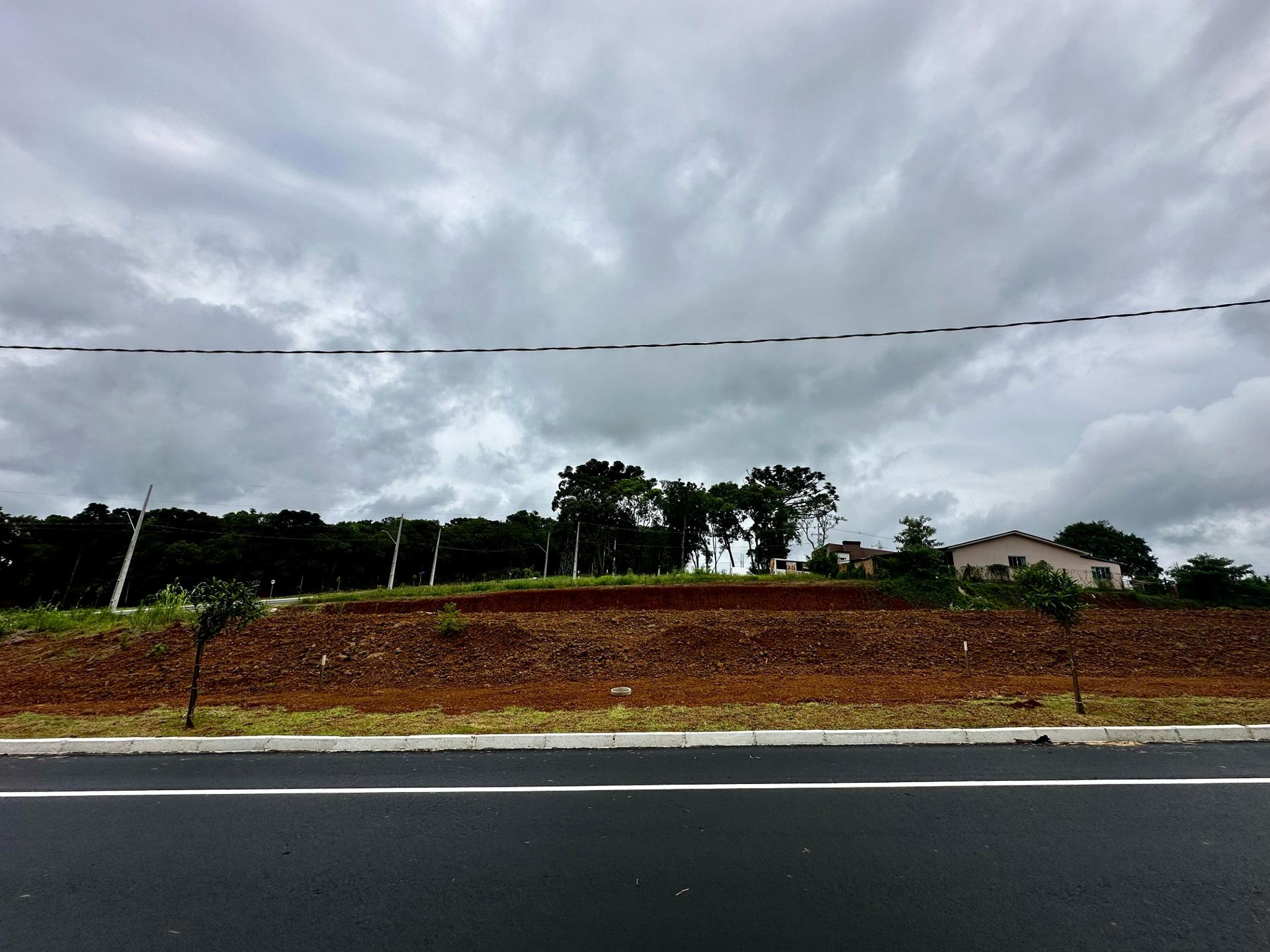 Lote amplo em loteamento à venda no bairro Cadorin em Pato Bra...