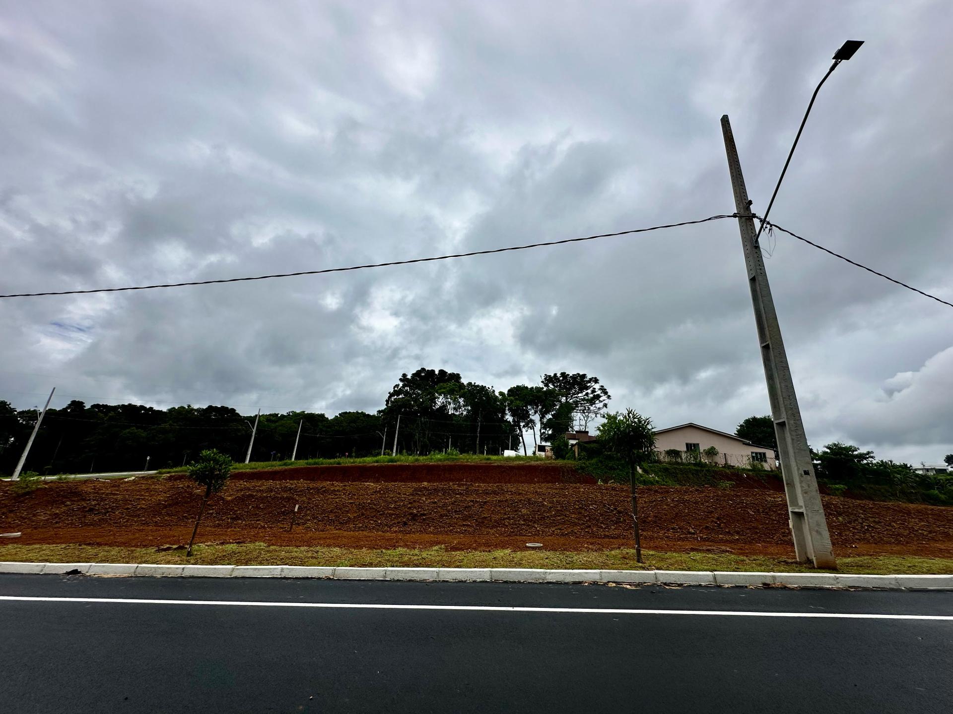 Lote em loteamento à venda no bairro Cadorin em Pato Branco - PR