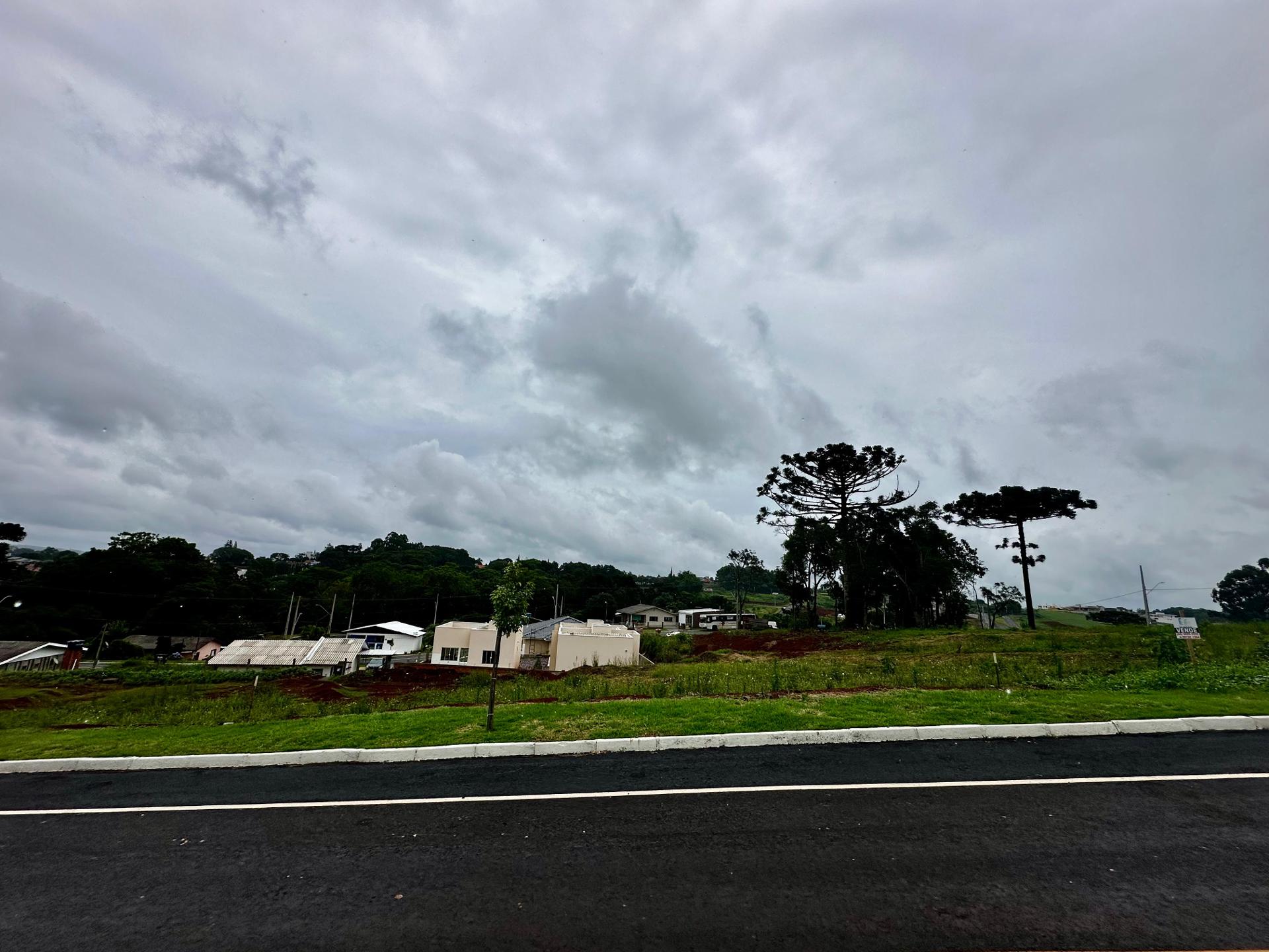 Lote amplo à venda no Loteamento Parque das Araucárias em Pato...