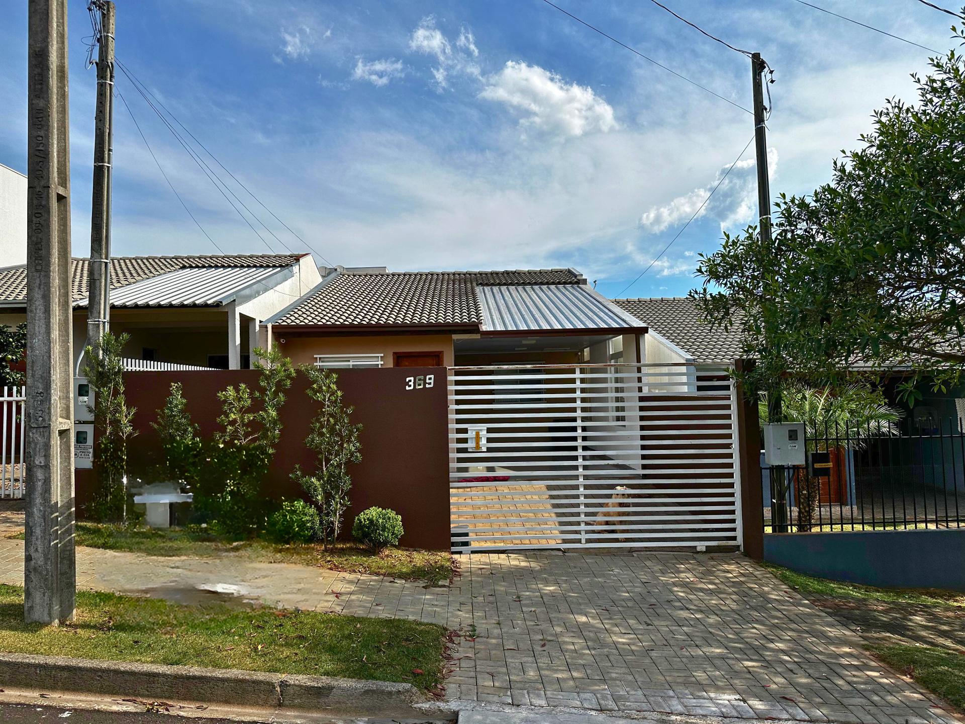 Casa semi mobiliada à venda no bairro Fraron em Pato Branco - PR