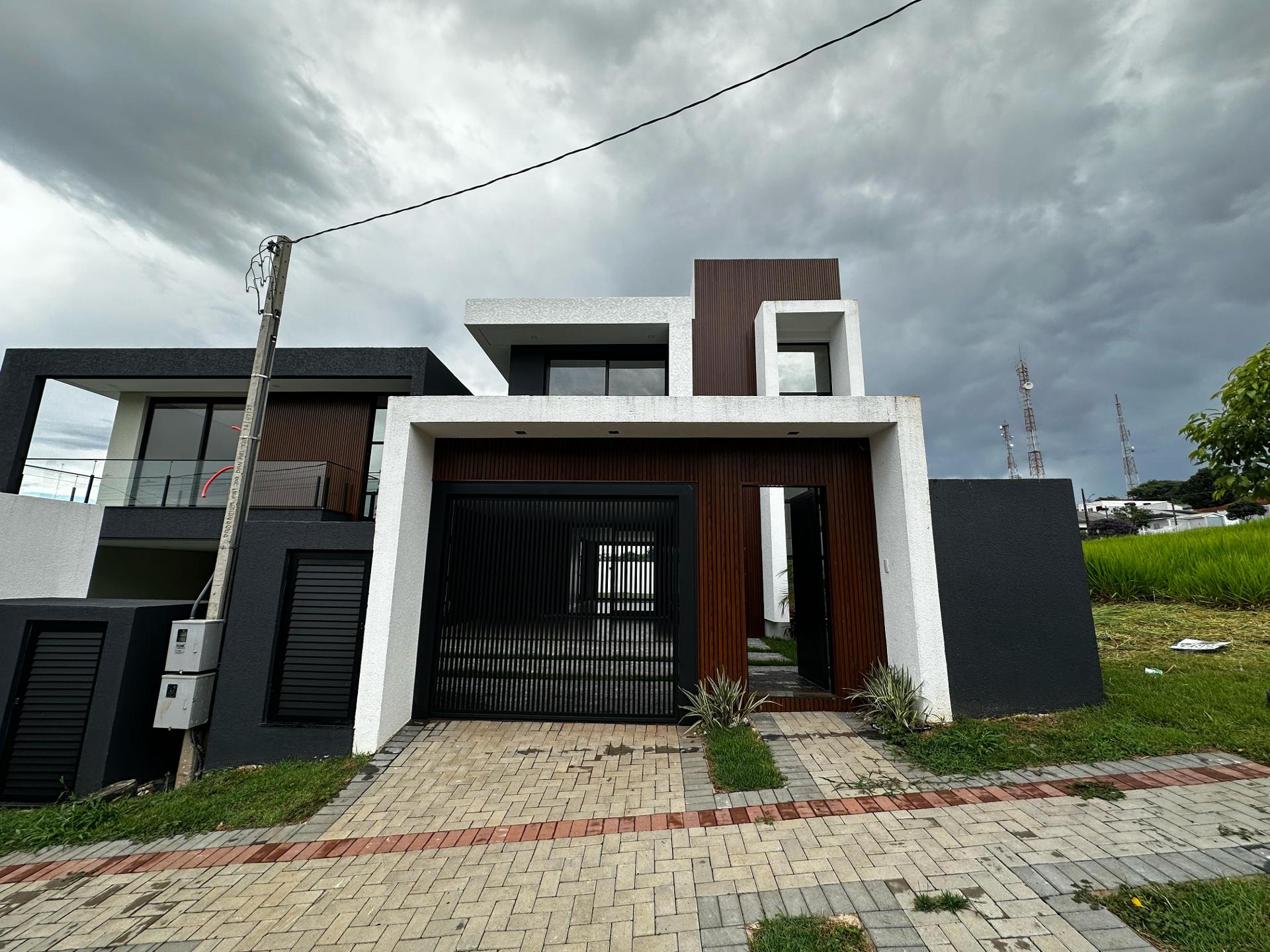 Casa alto padrão com 03 quartos a venda em Pato Branco - PR