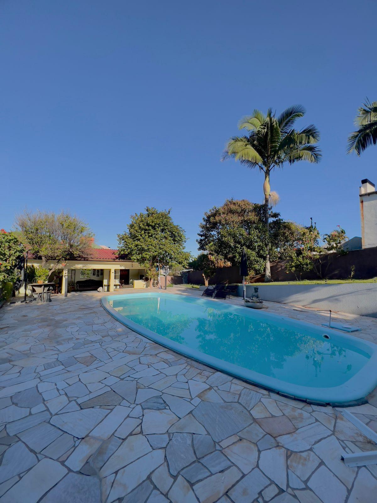 Casa com piscina à venda no bairro Menino Deus em Pato Branco ...