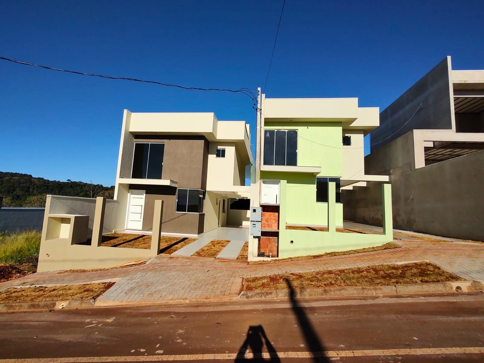 Casa à venda com 01 suíte   02 quartos no bairro São Vicente e...