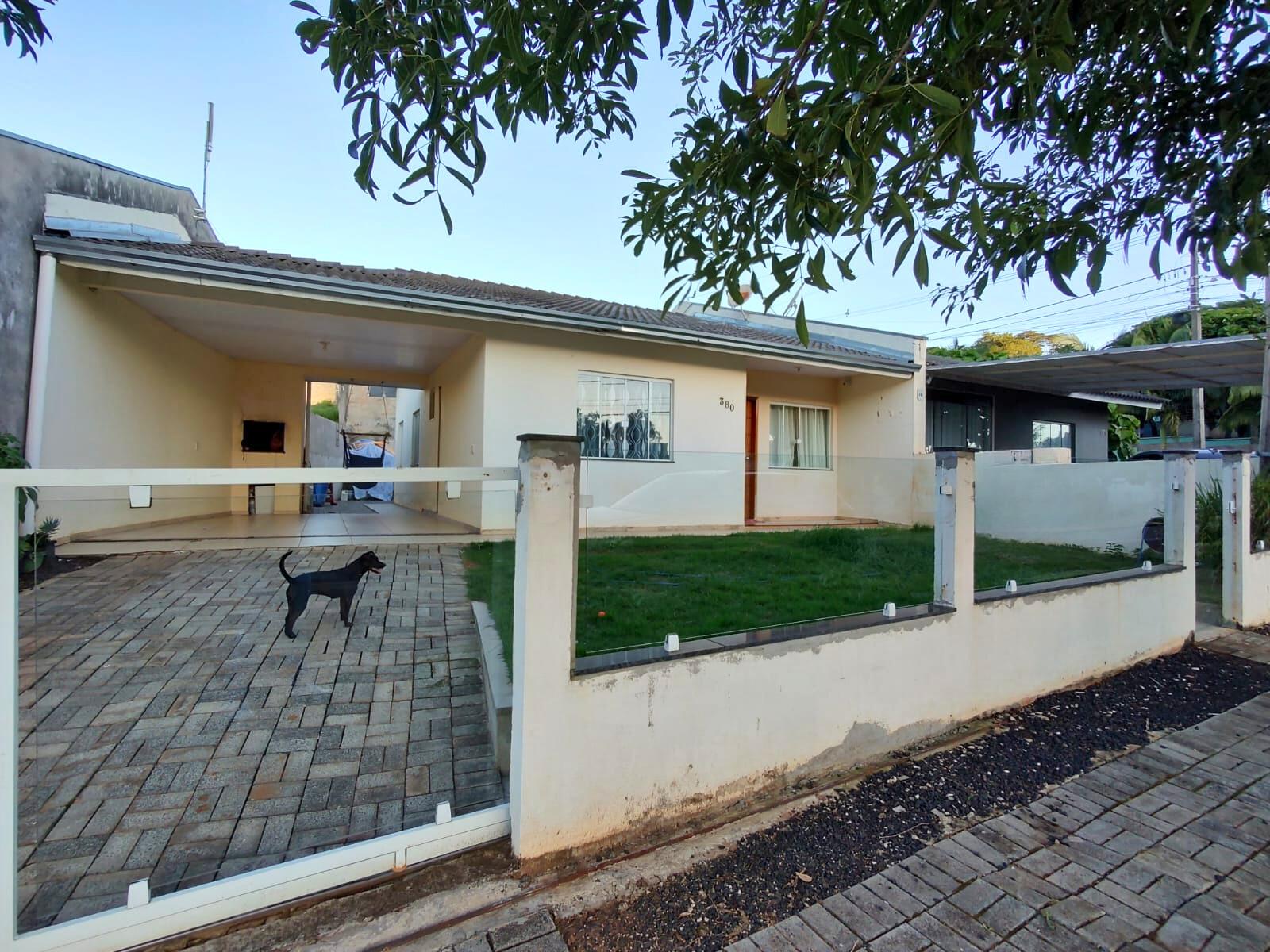 Casa semimobiliada à venda no bairro Cadorin em Pato Branco - PR