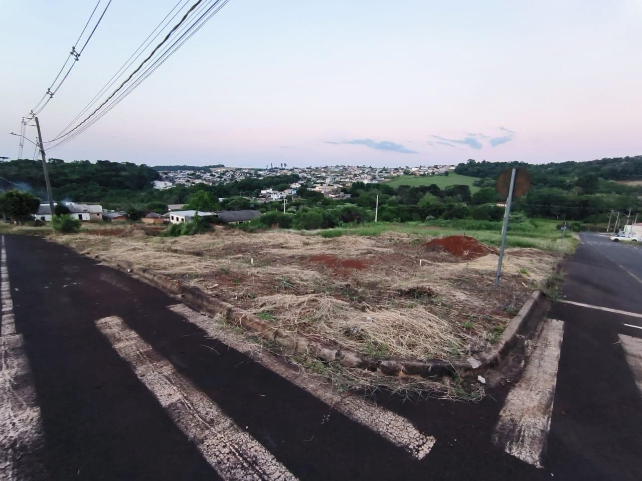 Lote amplo de esquina à venda no bairro São Francisco em Pato ...