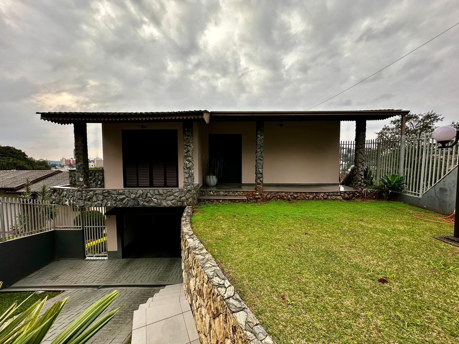 Casa em alvenaria à venda no bairro Parzianello em Pato Branco...