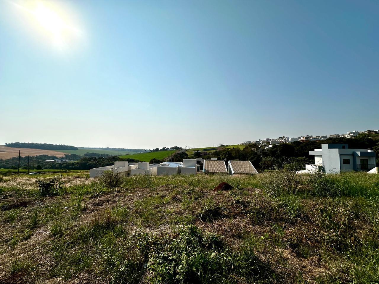 Lote à venda com área de 296,40 m   no bairro Fraron em Pato B...