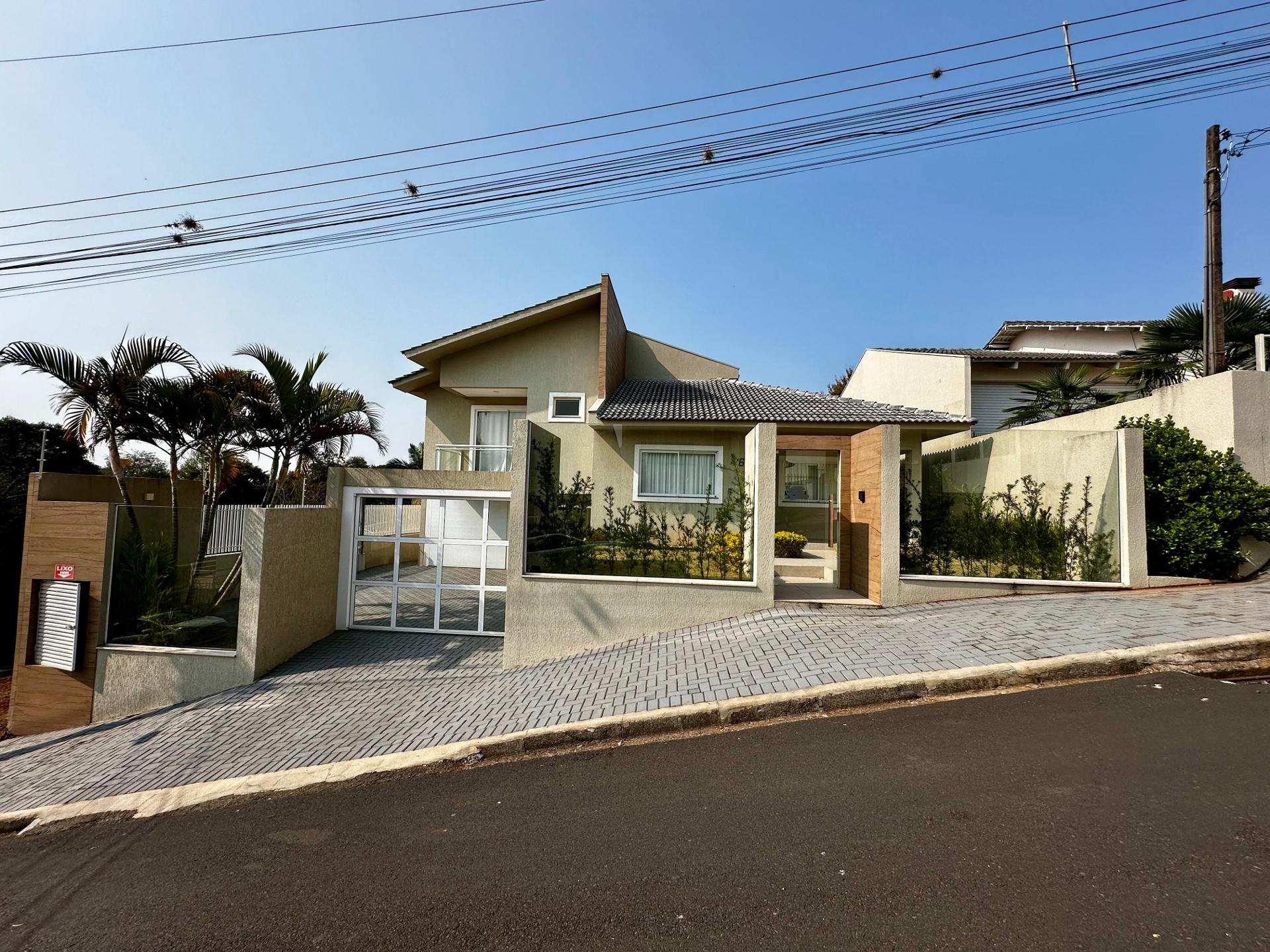 Casa com piscina à venda no bairro Jardim Primavera em Pato Br...