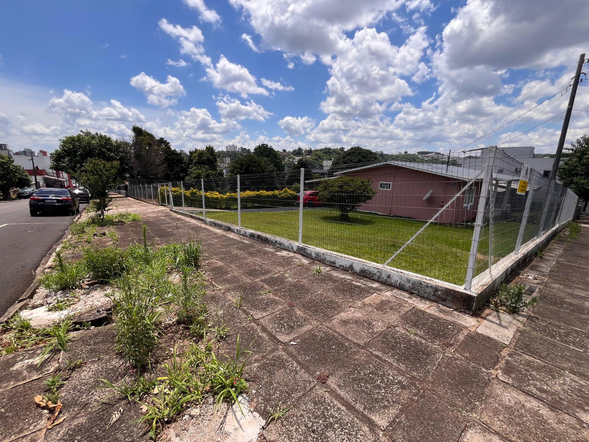 Terreno comercial de esquina amplo à venda na Baixada em Pato ...