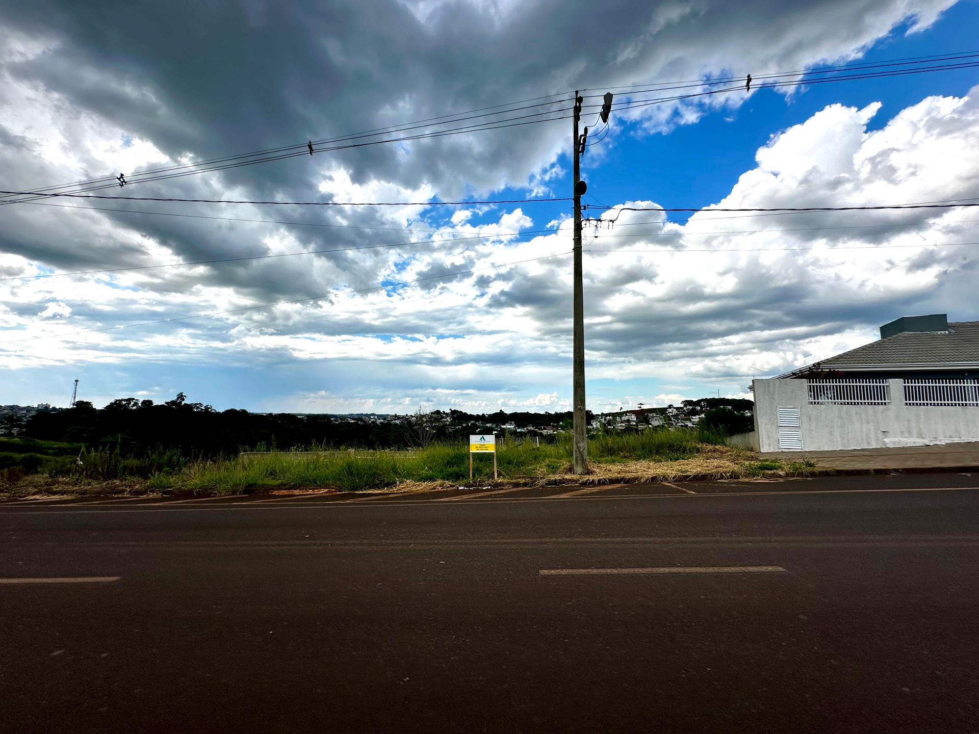 Lote amplo com vista panorâmica à venda no bairro Industrial e...