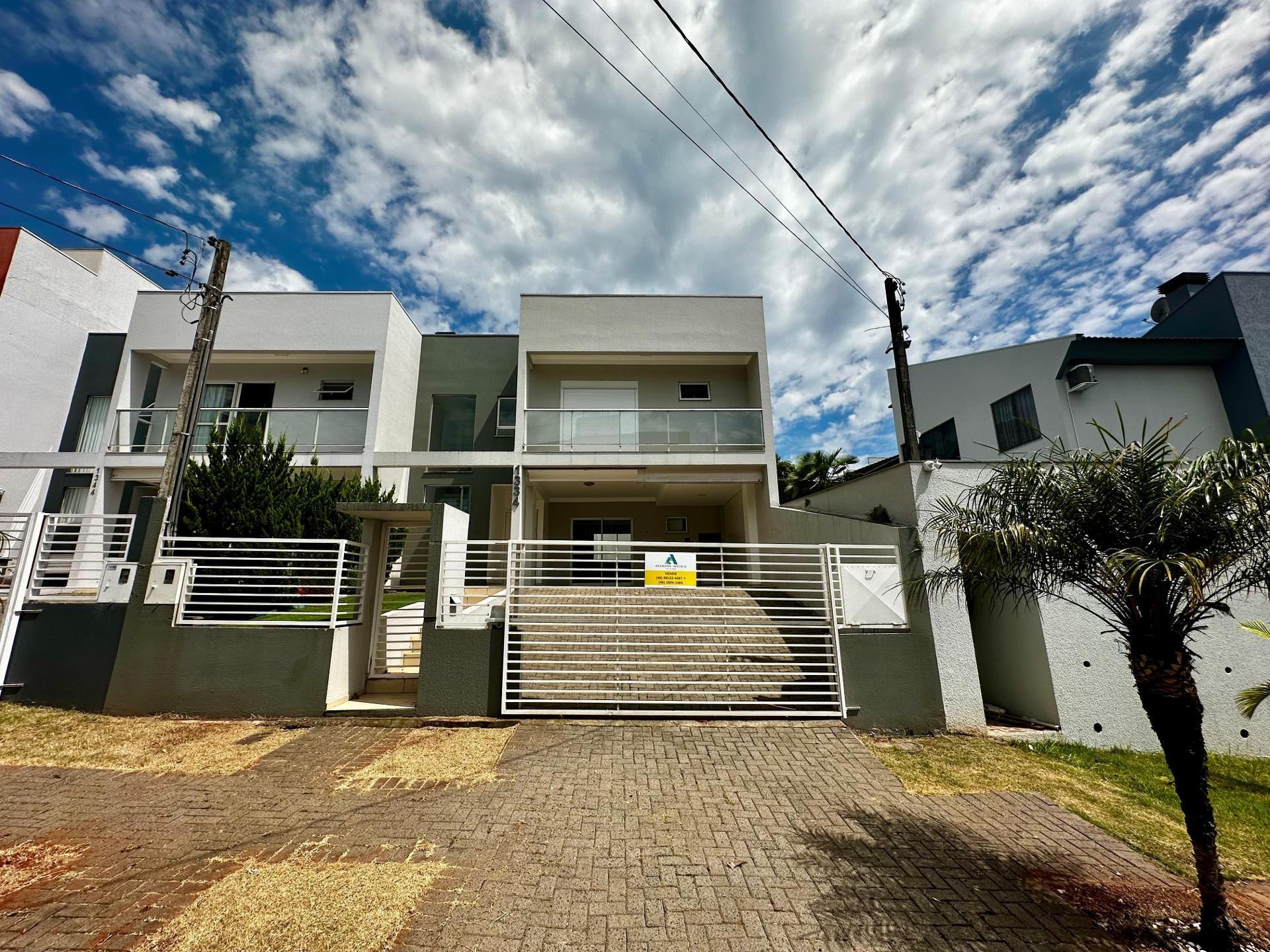 Sobrado ? venda no bairro Menino Deus em Pato Branco - PR