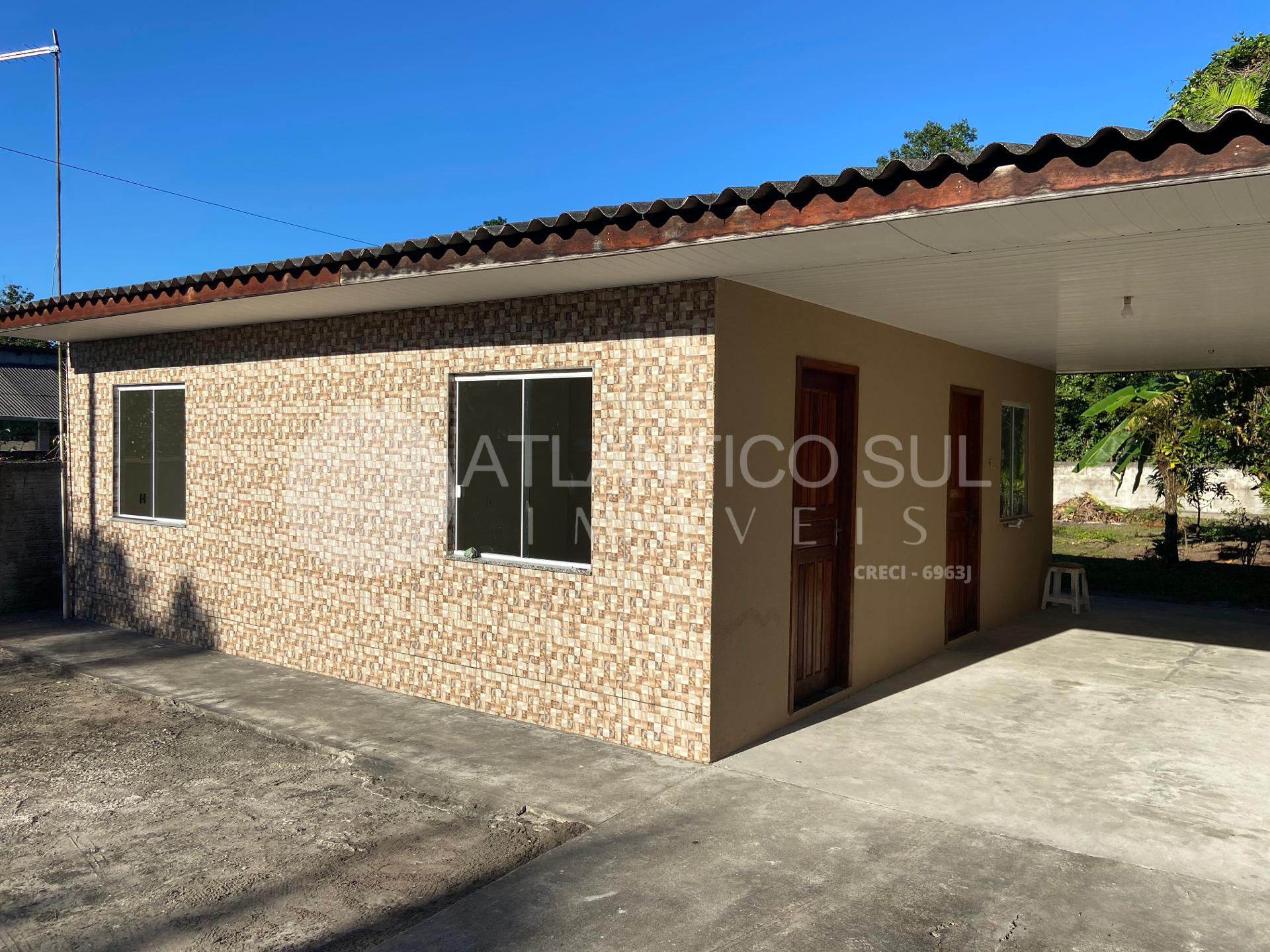 Casa à venda com amplo terreno no Guaraguaçu, PONTAL DO PARANA...