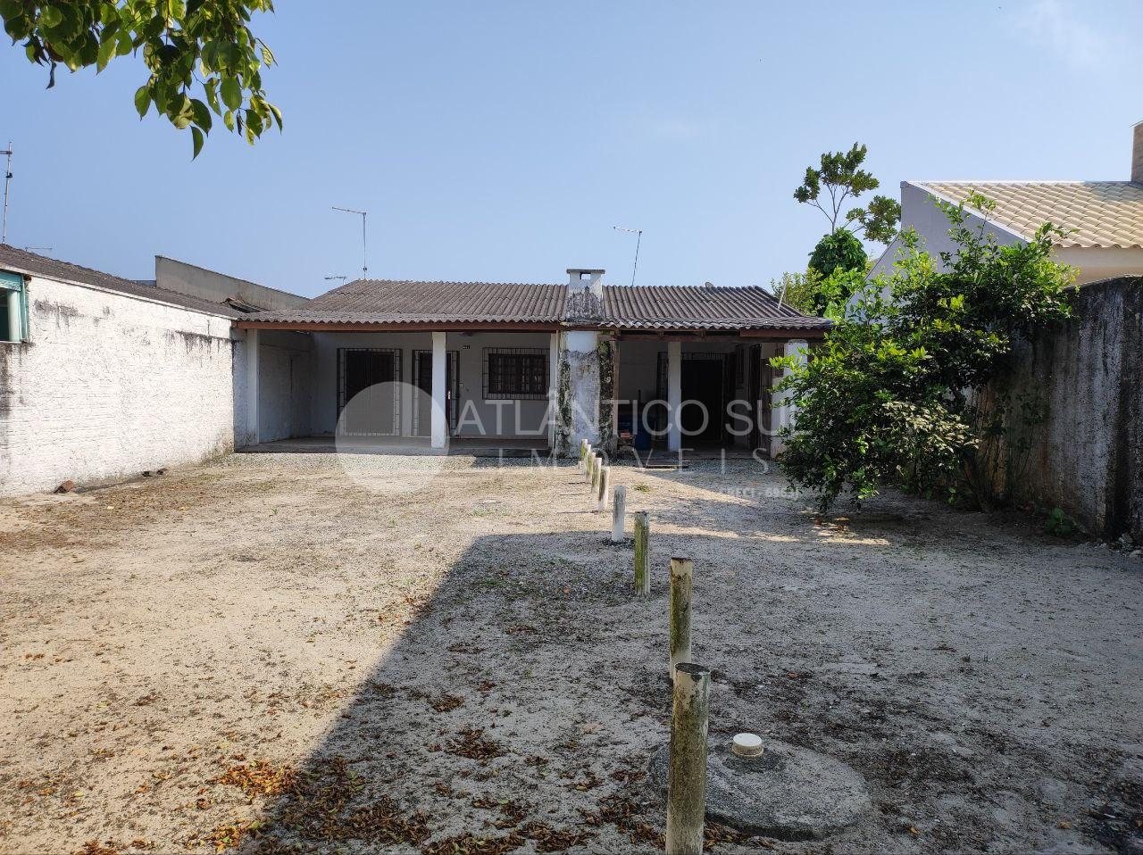 Casa com amplo terreno, BELTRAMI, PONTAL DO PARANA - PR