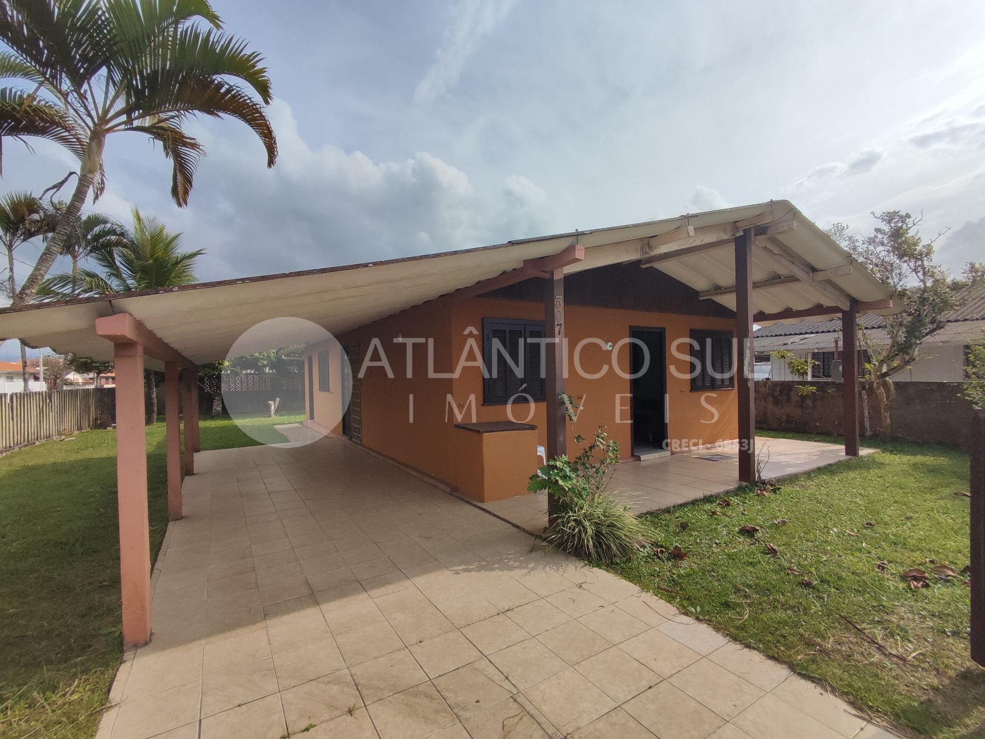 Casa à venda a 400 metros do mar  Praia de Leste PONTAL DO PAR...