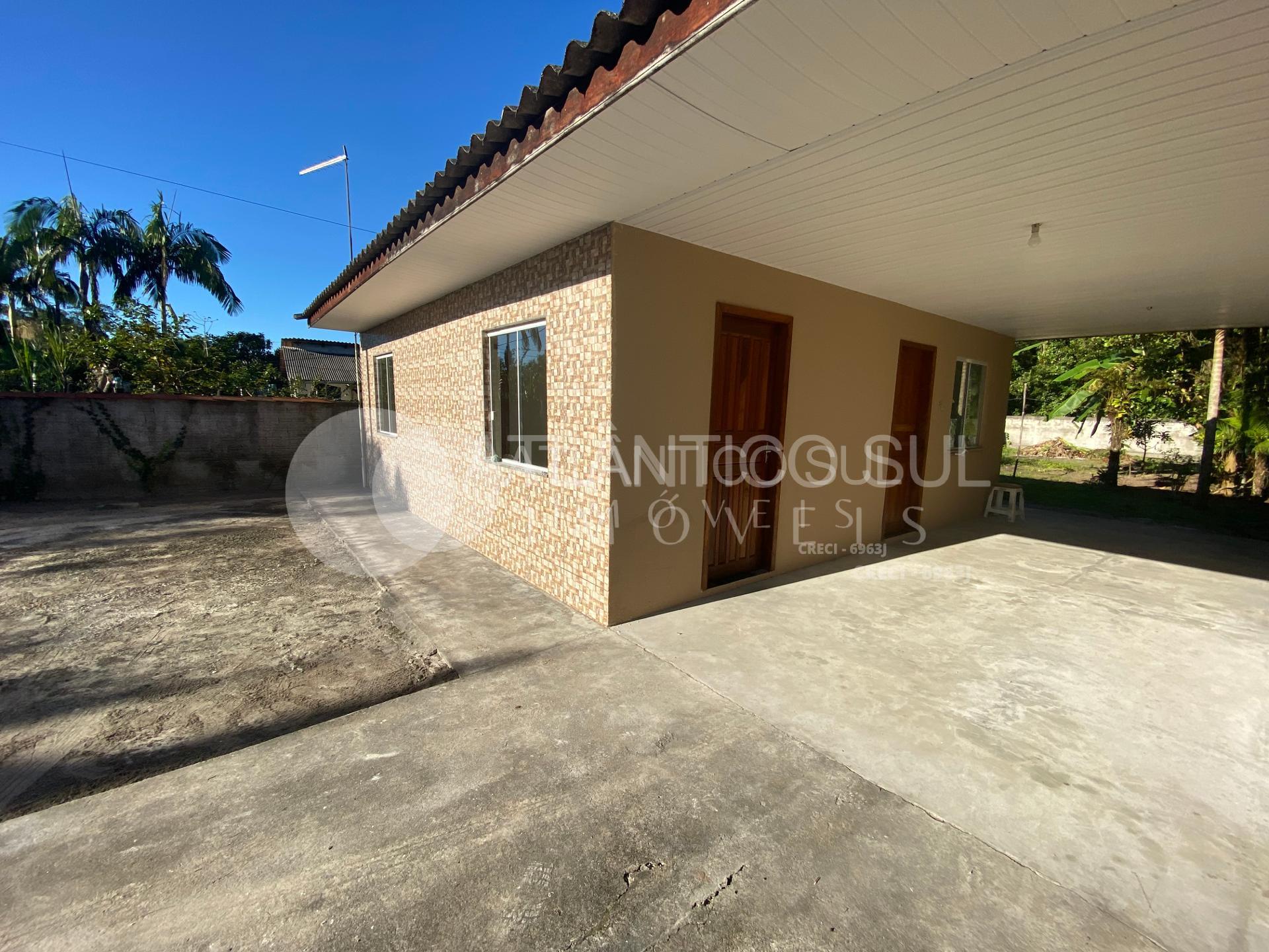 Casa à venda com amplo terreno no Guaraguaçu, PONTAL DO PARANA...