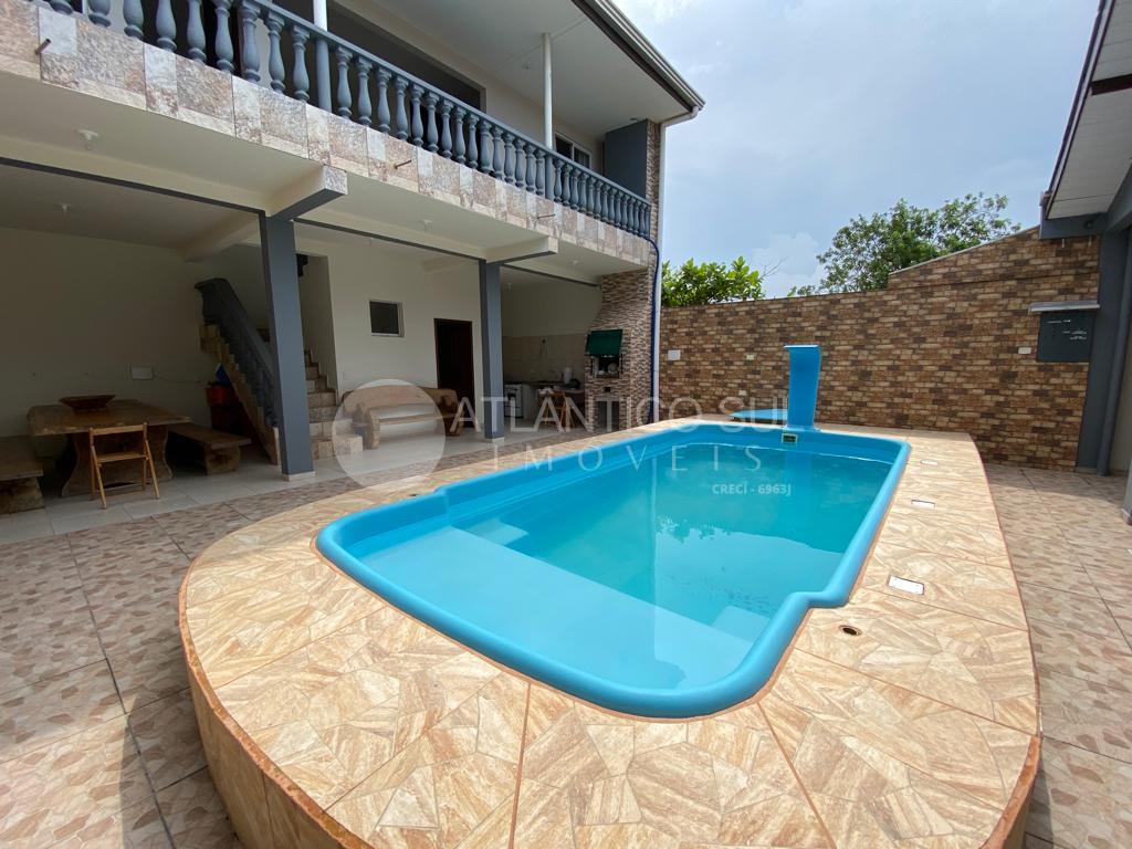 Casa à venda, com piscina no tranquilo balneário Pereque, MATI...