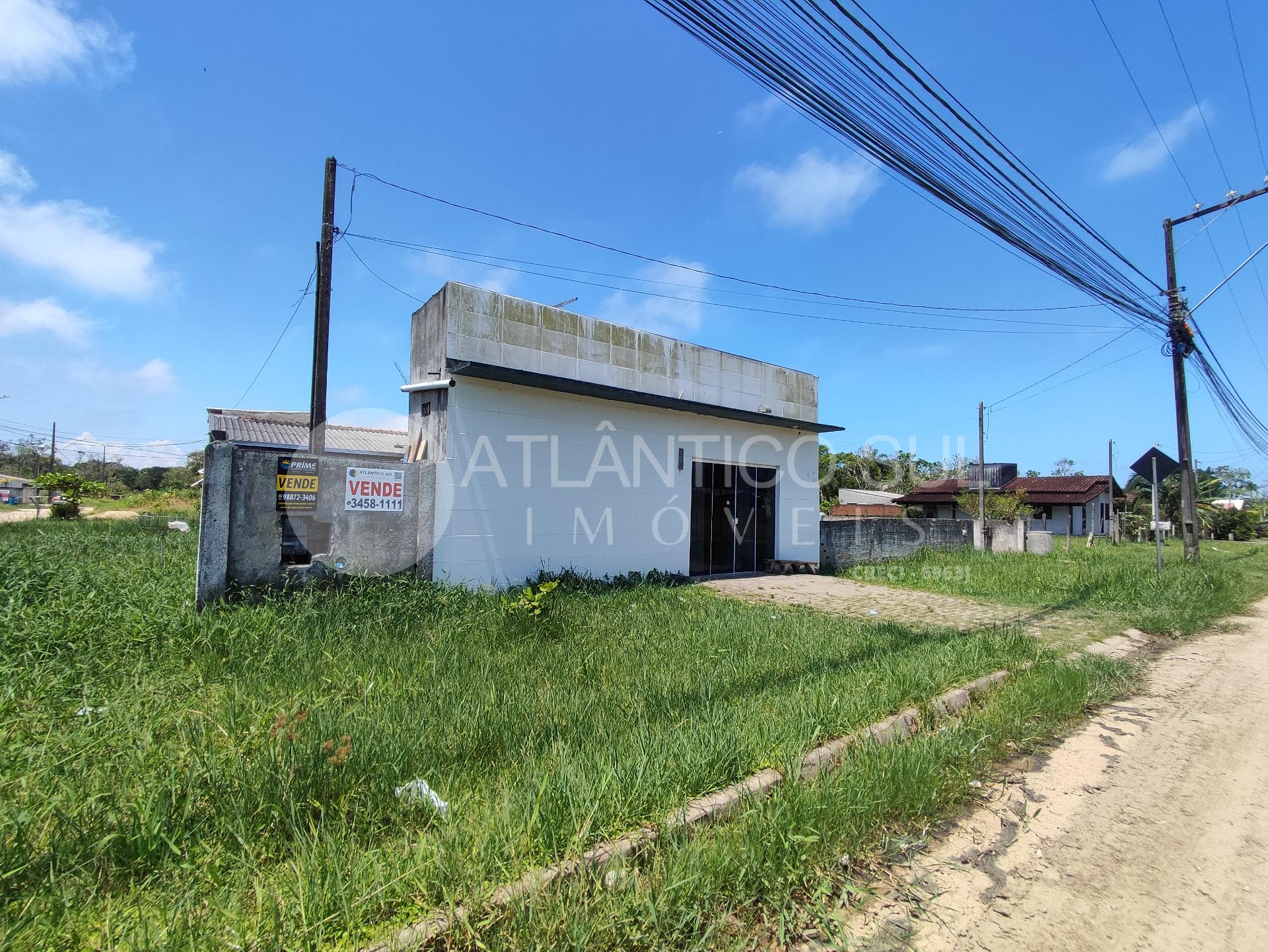 Casa à venda com ponto comercial no SOLIMAR, MATINHOS - PR