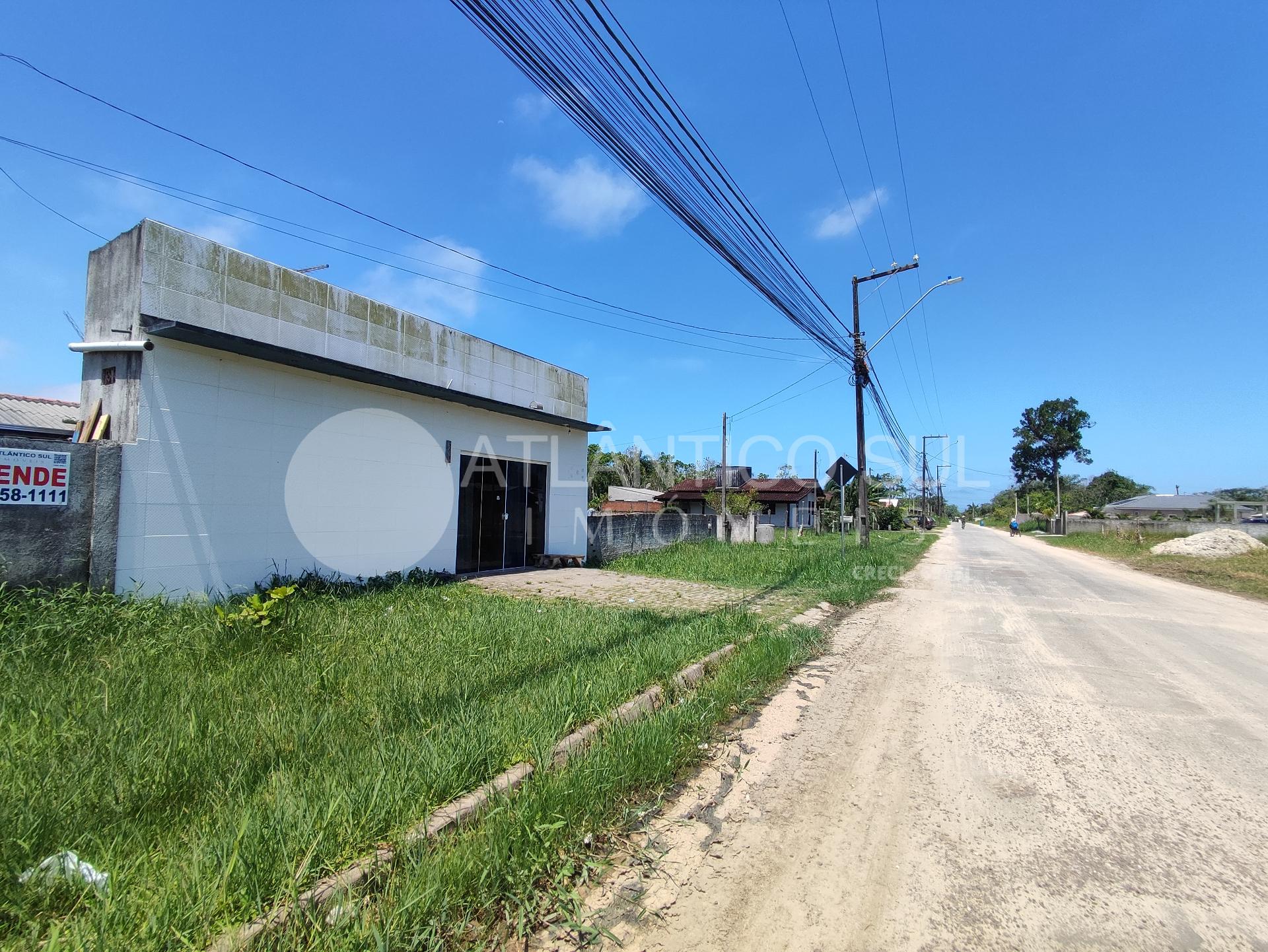 Casa à venda com ponto comercial no SOLIMAR, MATINHOS - PR