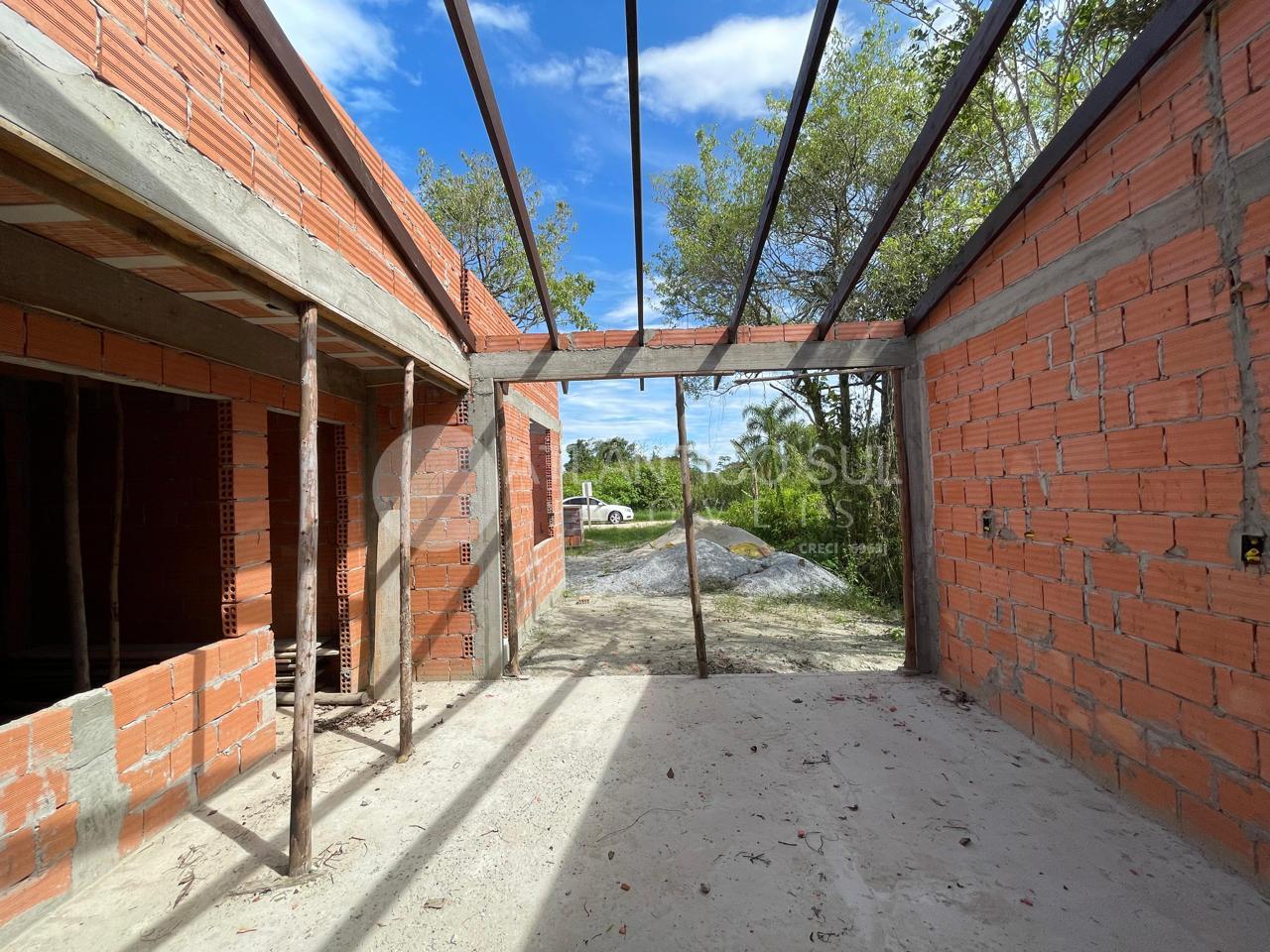 Terreno à venda, iniciado uma residência em PONTAL DO SUL, PON...
