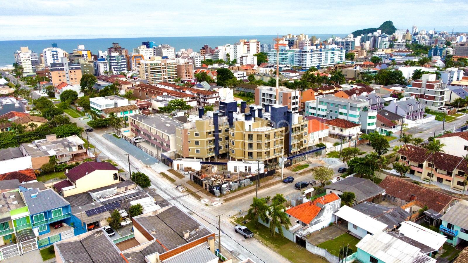 Apartamento à venda, próximo ao mar em CAIOBÁ, MATINHOS - PR