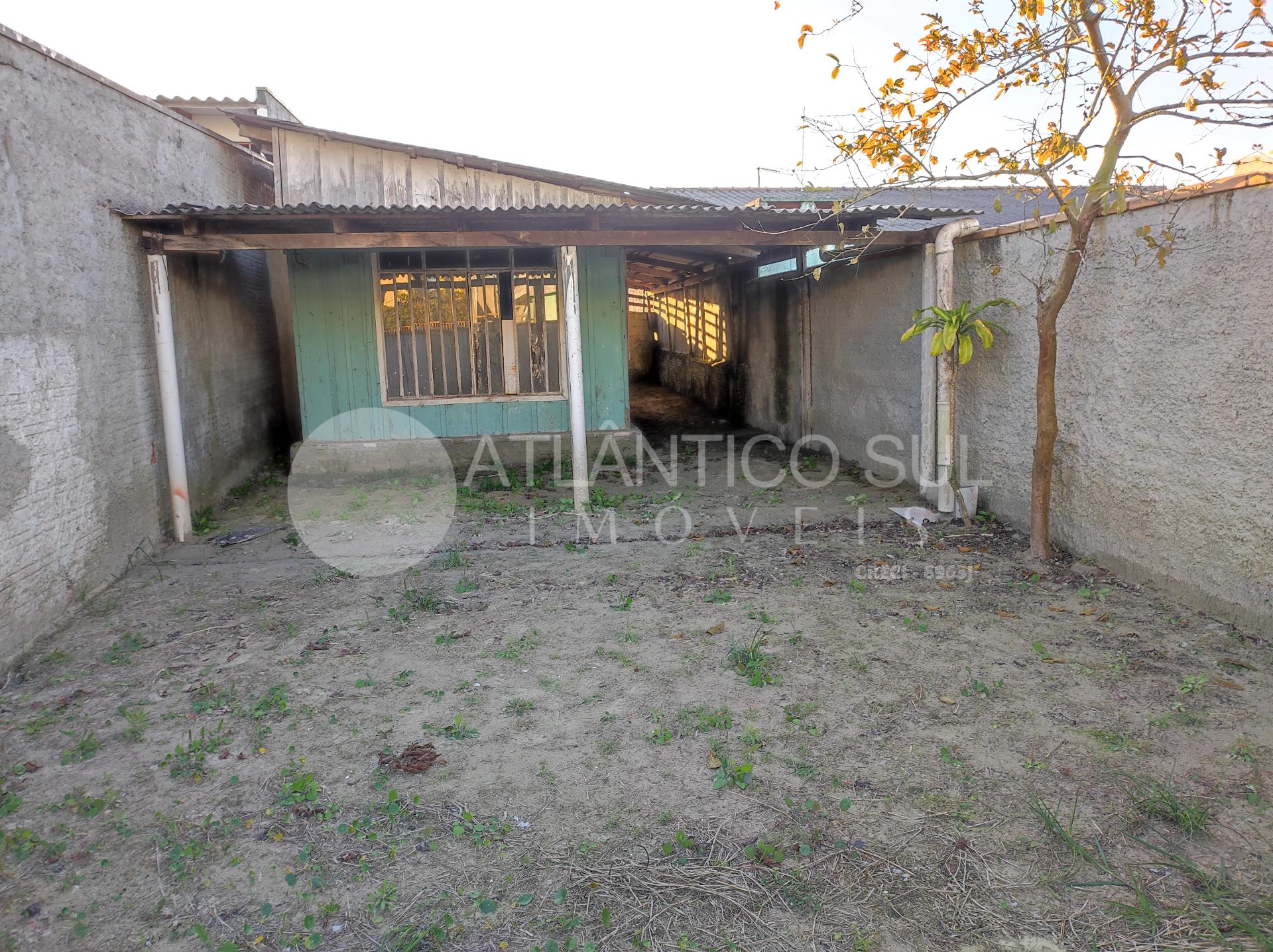 Casa à venda, com casa de madeira, Praia de Leste, PONTAL DO P...