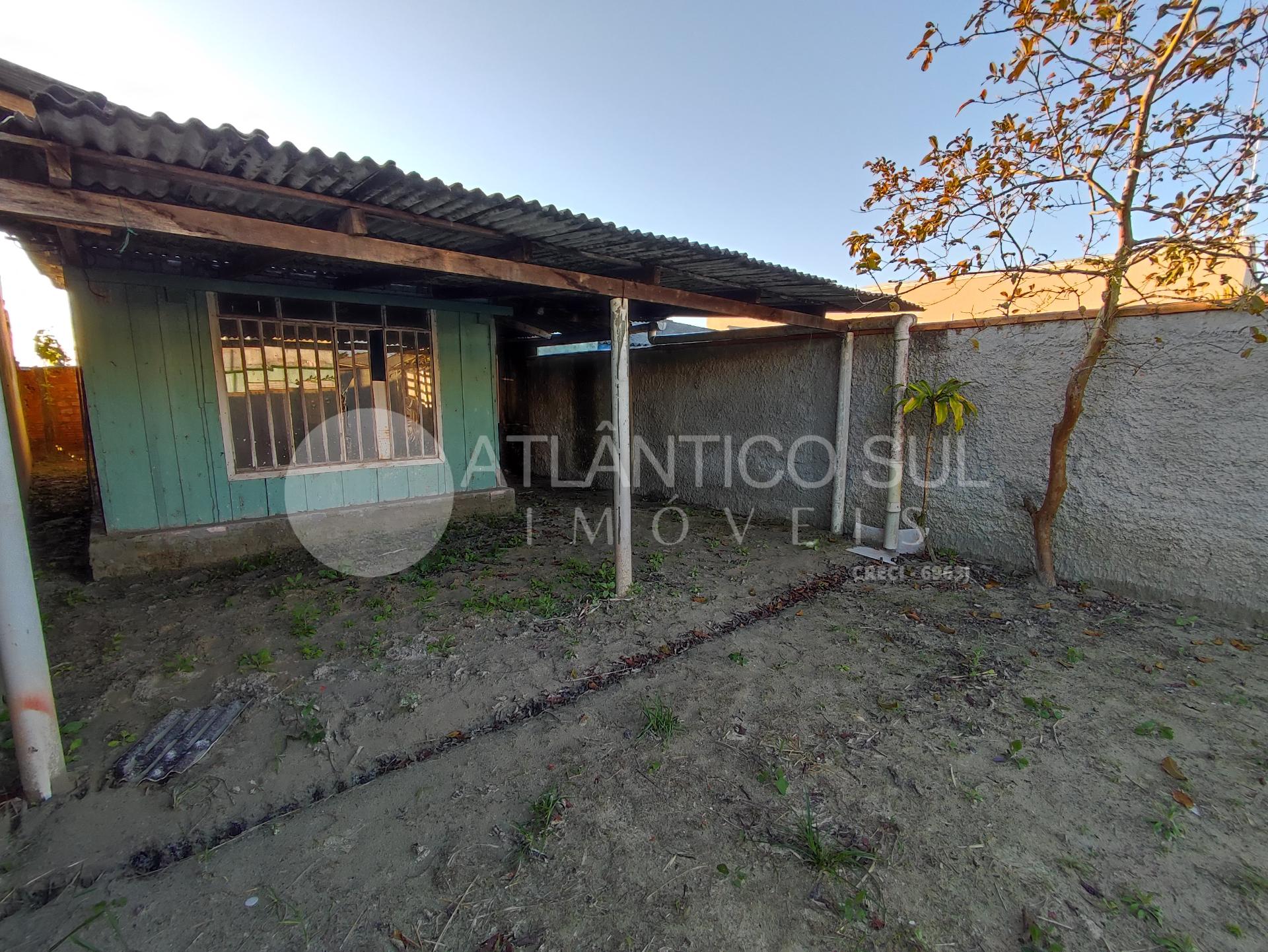 Casa à venda, com casa de madeira, Praia de Leste, PONTAL DO P...