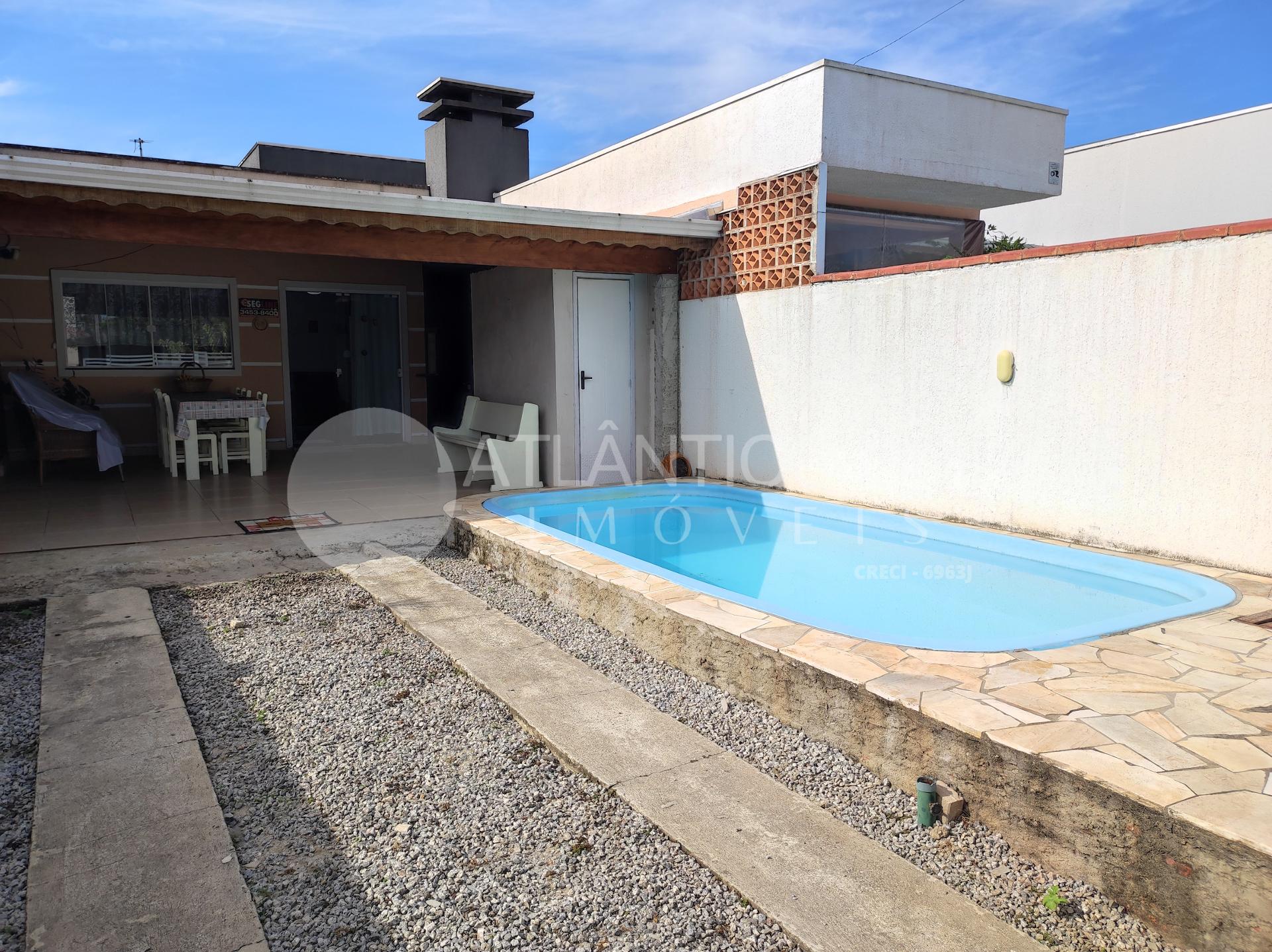 Casa à venda com piscina a  400  metros do mar em  GAIVOTAS, M...