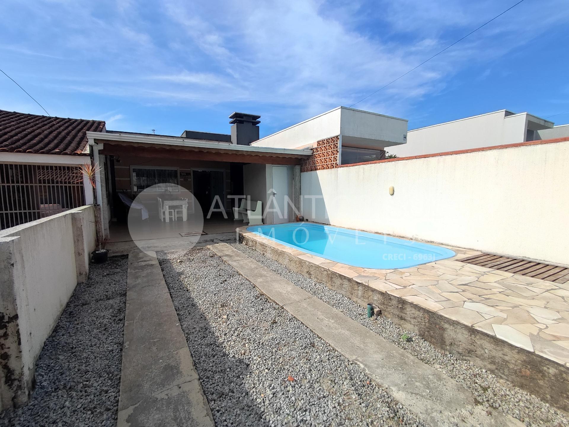 Casa à venda com piscina a  400  metros do mar em  GAIVOTAS, M...