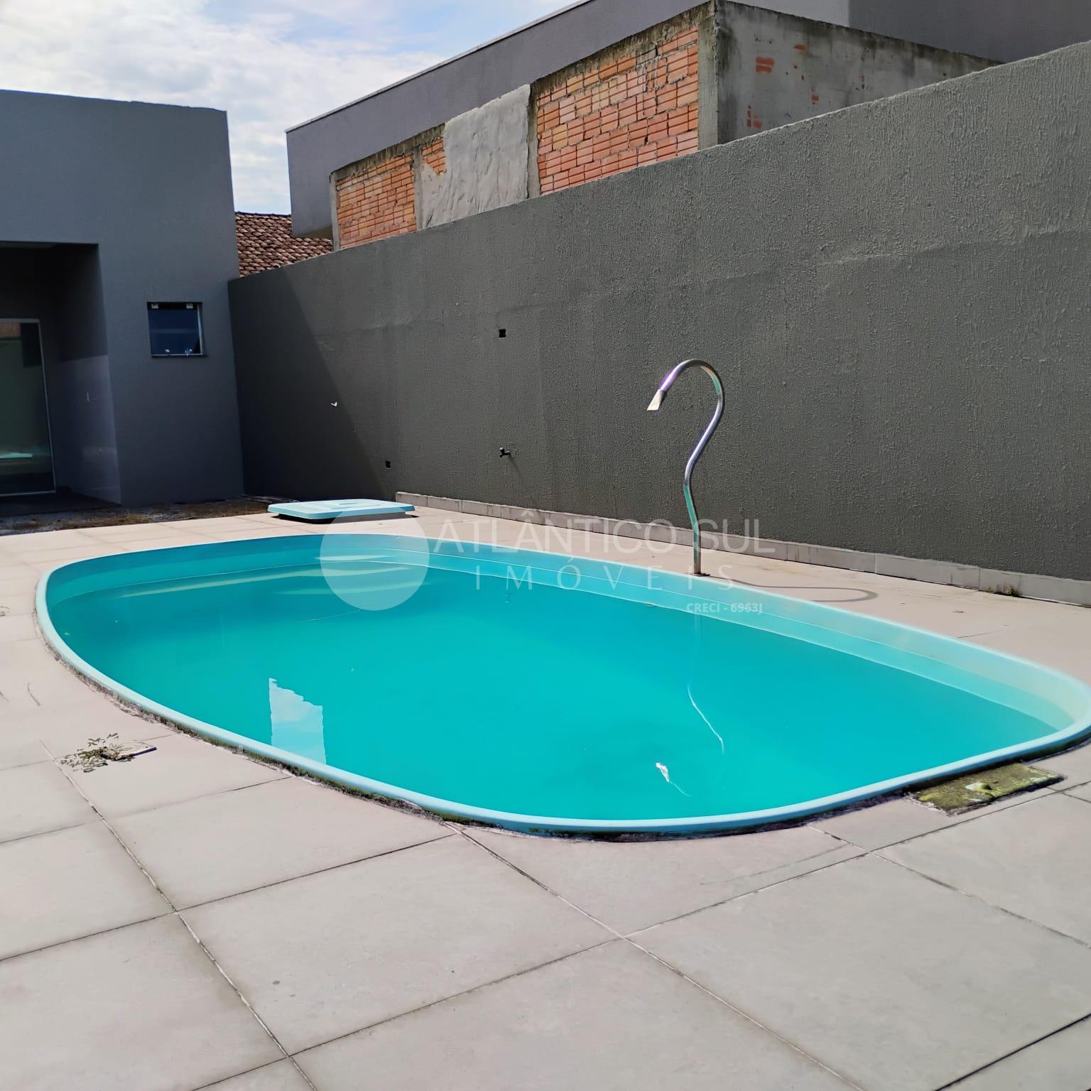 Casa à venda com piscina no litoral, IPACARAI, MATINHOS - PR
