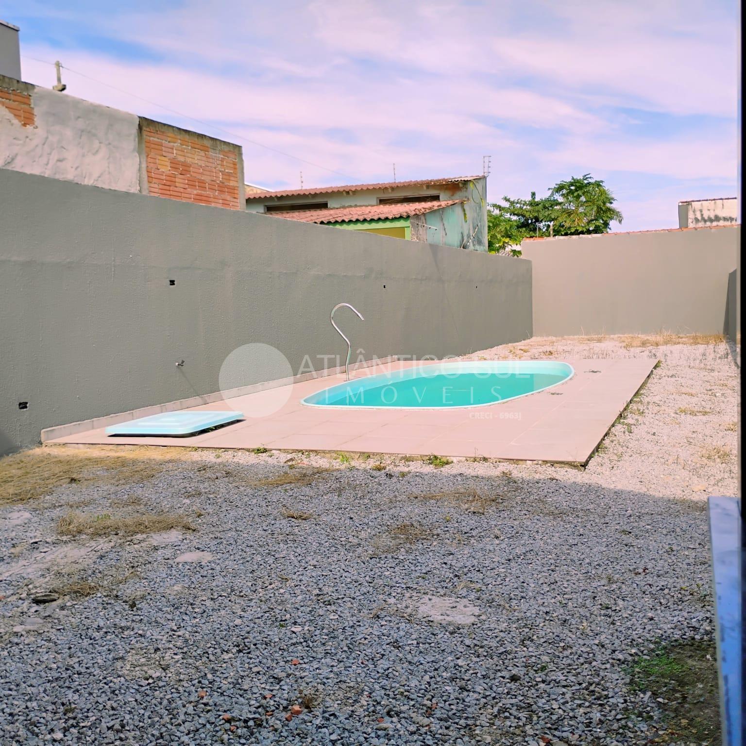 Casa à venda com piscina no litoral, IPACARAI, MATINHOS - PR