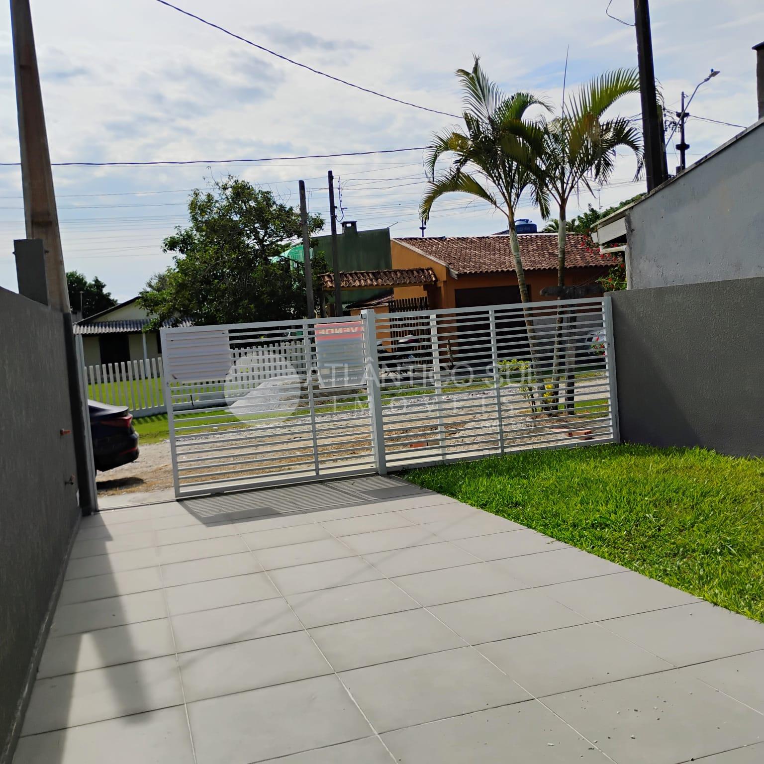 Casa à venda com piscina no litoral, IPACARAI, MATINHOS - PR
