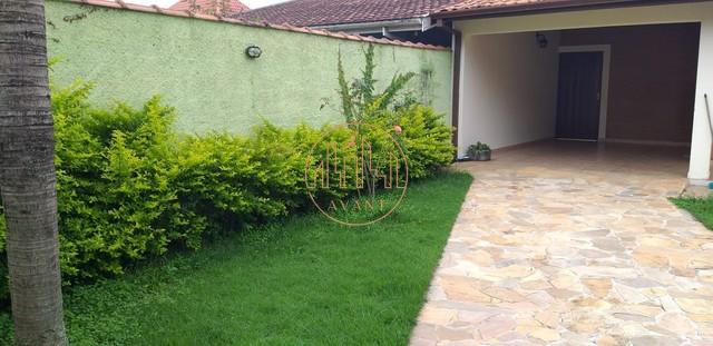 Casa à venda no Centro de São Bento do Sapucaí - SP,  na Serra...