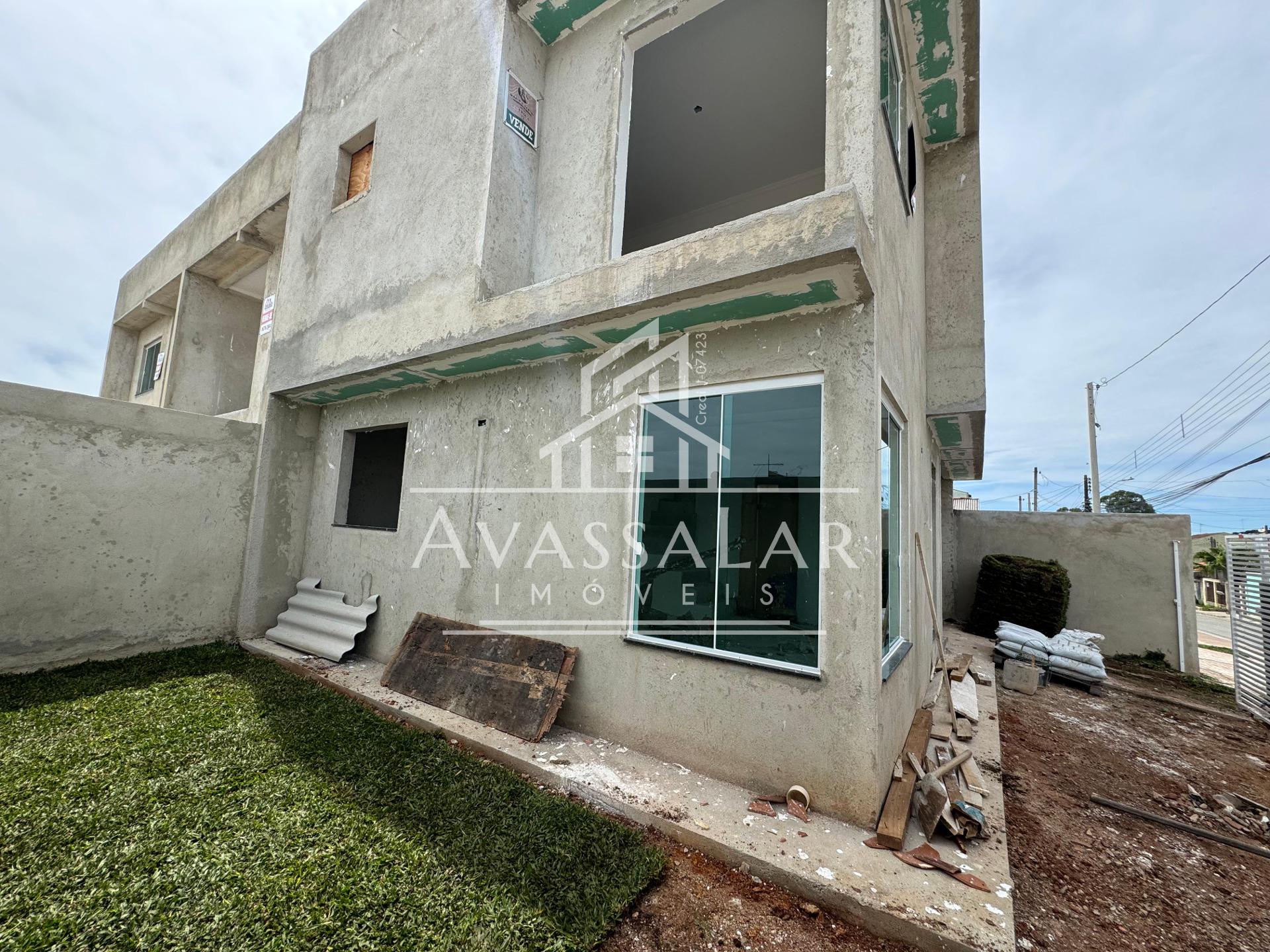 Sobrado de Esquina de frente pra rua no Ganchinho 03 Quartos c...