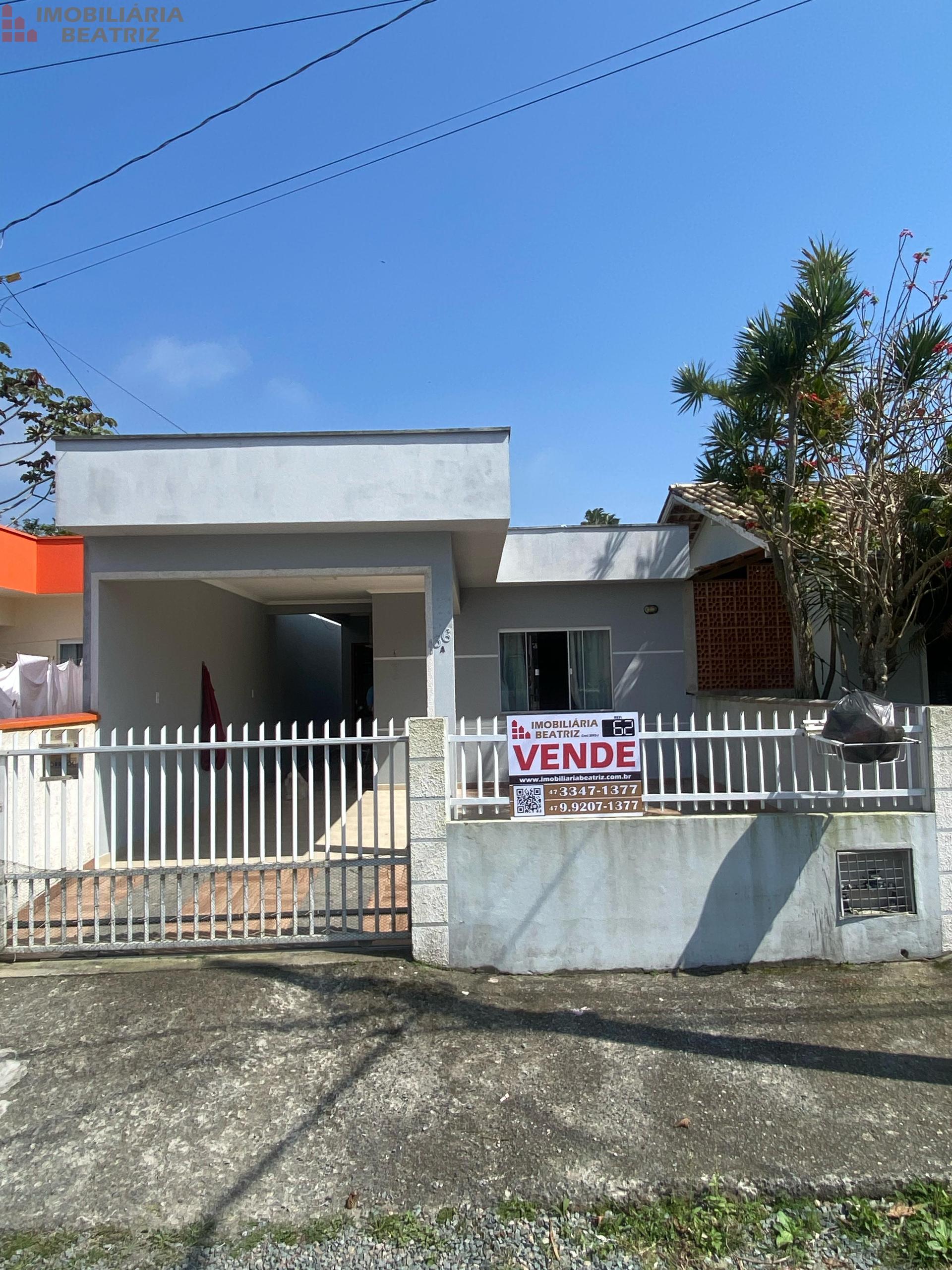 Casa com 2 dormitrios  venda, CENTRO, PENHA - SC
