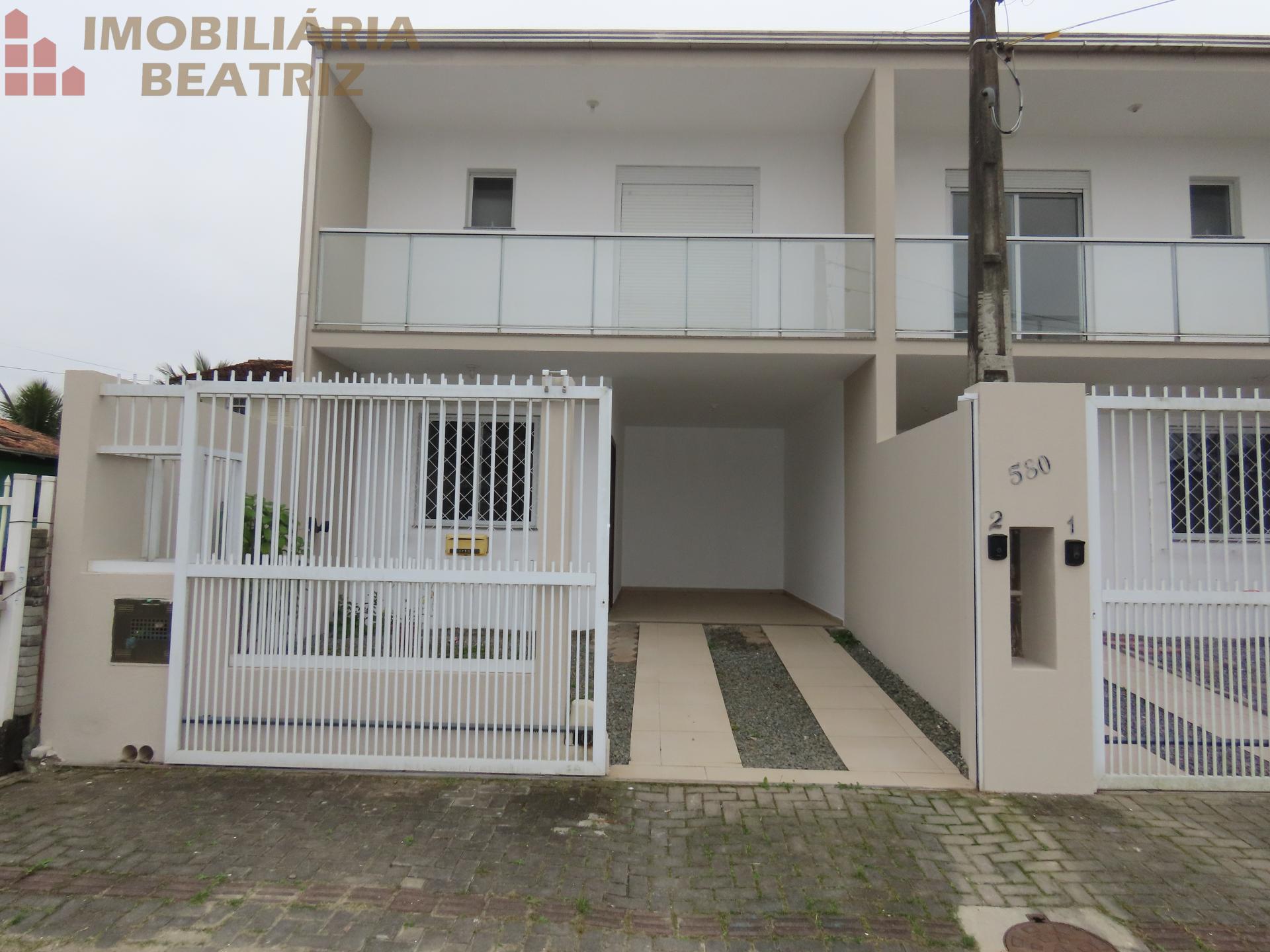 Sobrado com 3 dormitrios para locao, CENTRO, BALNEARIO PICARRAS - SC