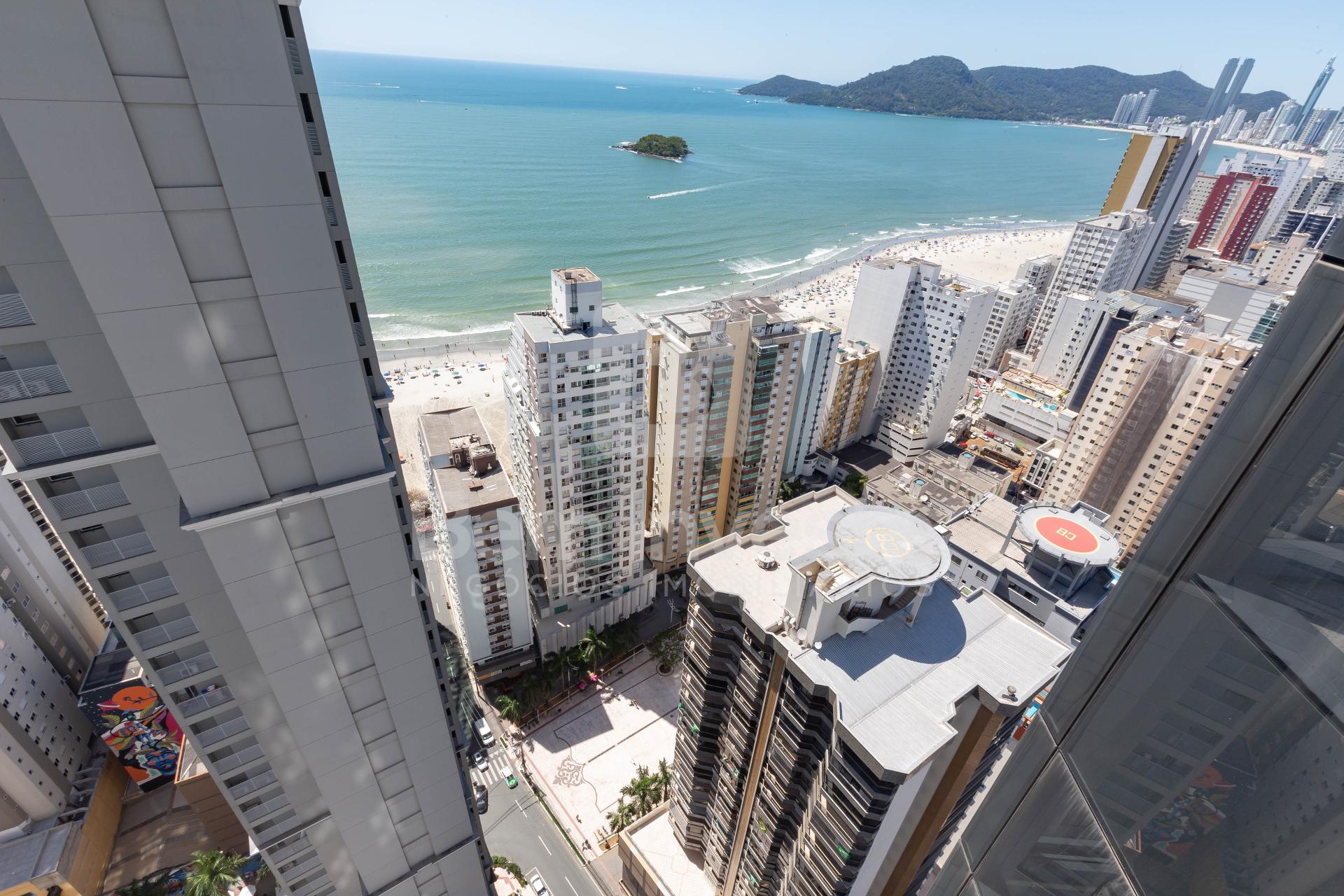 Apartamento ? venda em Balne?rio Cambori?, Mobiliado e Decorado