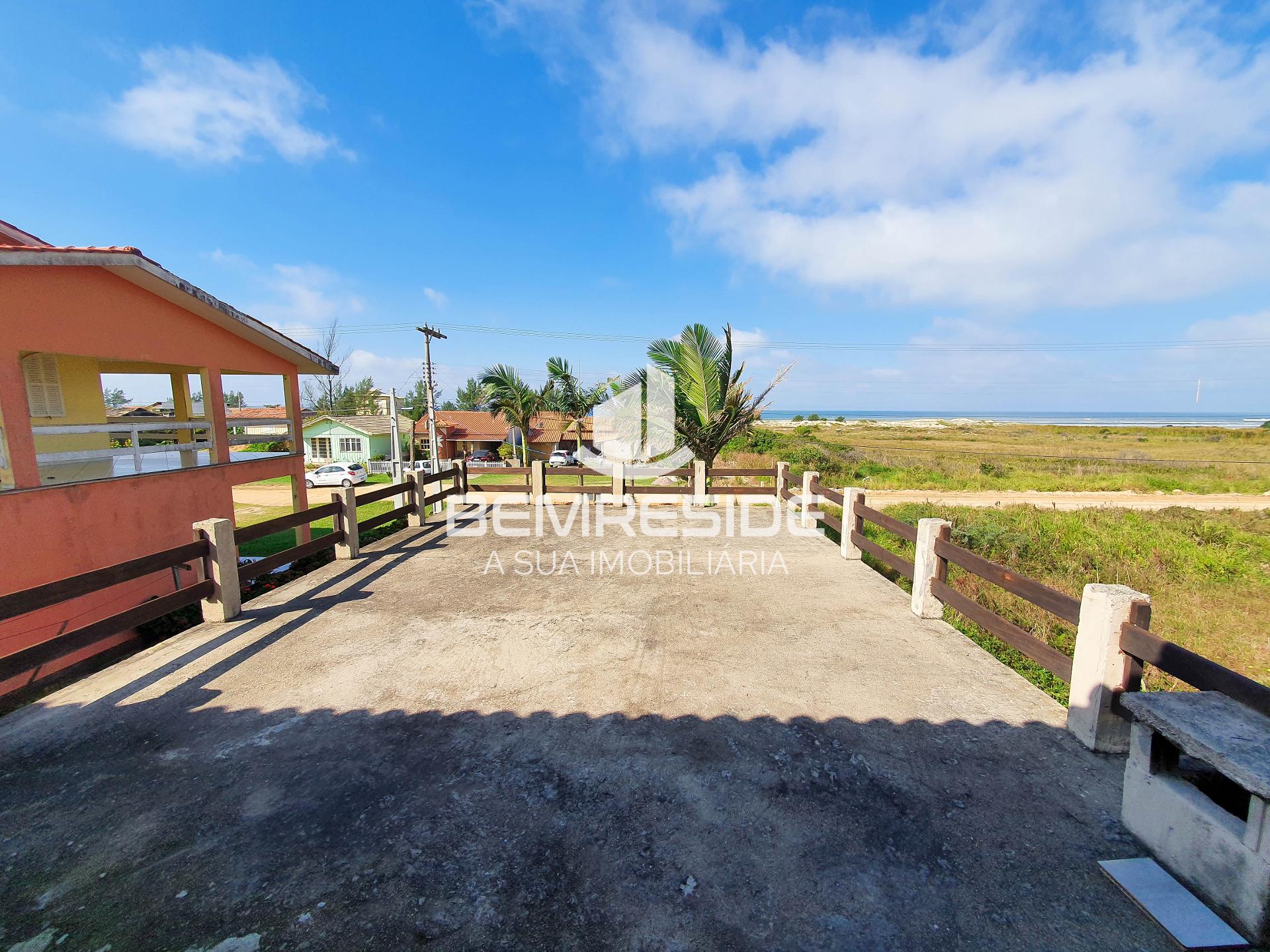 Casa com vista para o mar no balneário campo bom