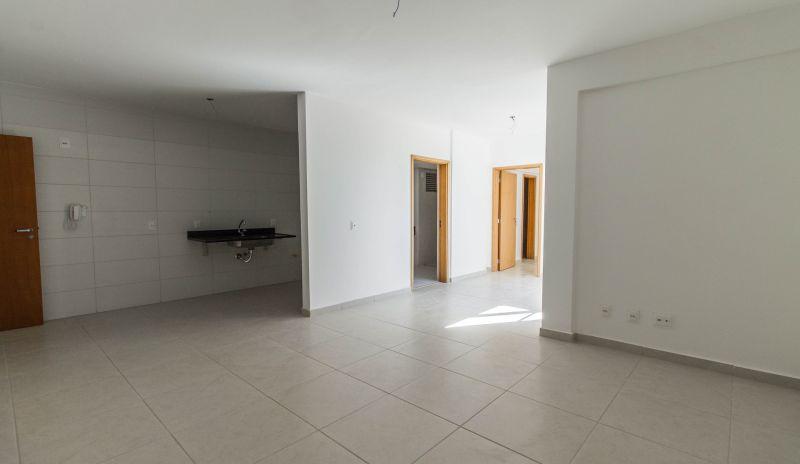 Apartamento à venda com 3 quartos, 70m² - Foto 2