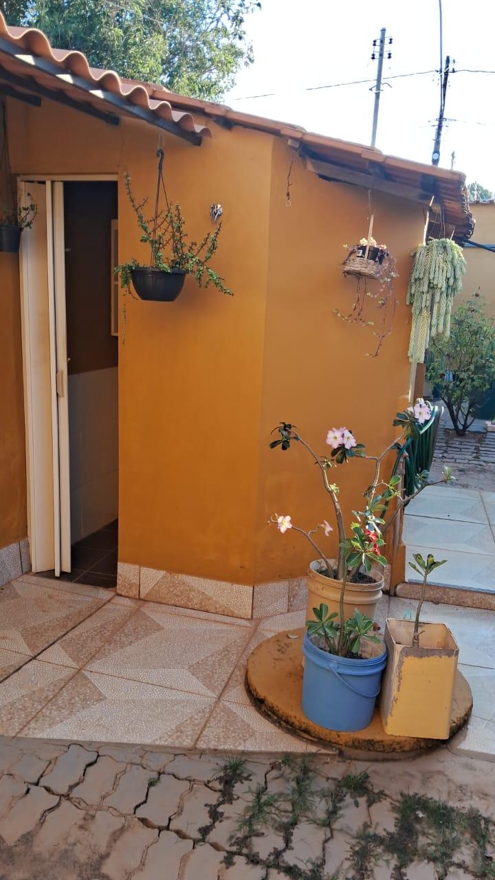 Casa à venda com 2 quartos, 200m² - Foto 2